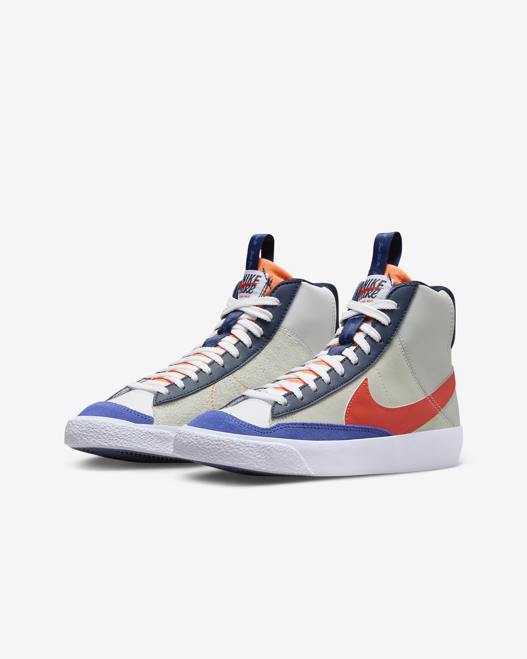 Nike Blazer 中筒 '77 SE 大童鞋款 - 白色/Light Silver/Midnight Navy/Team Orange