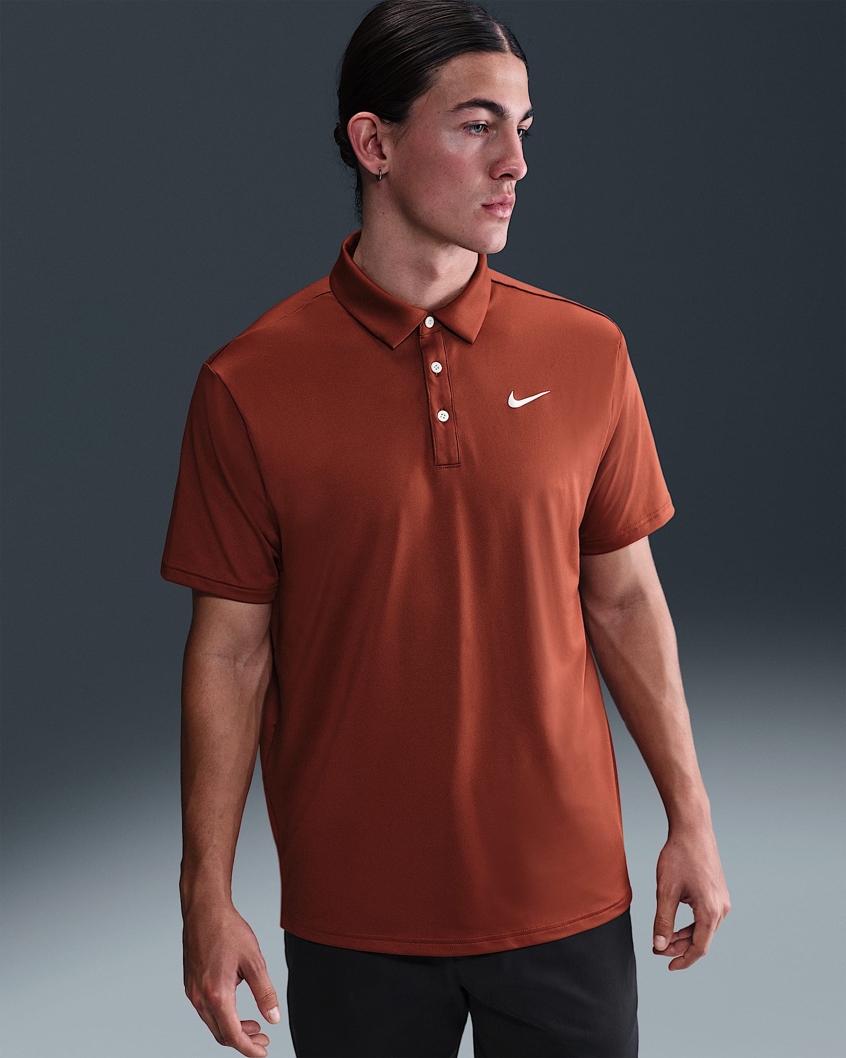 Nike Tour Polo de golf Dri-FIT de un solo color para hombre - Piedra de Marte/Marfil pálido