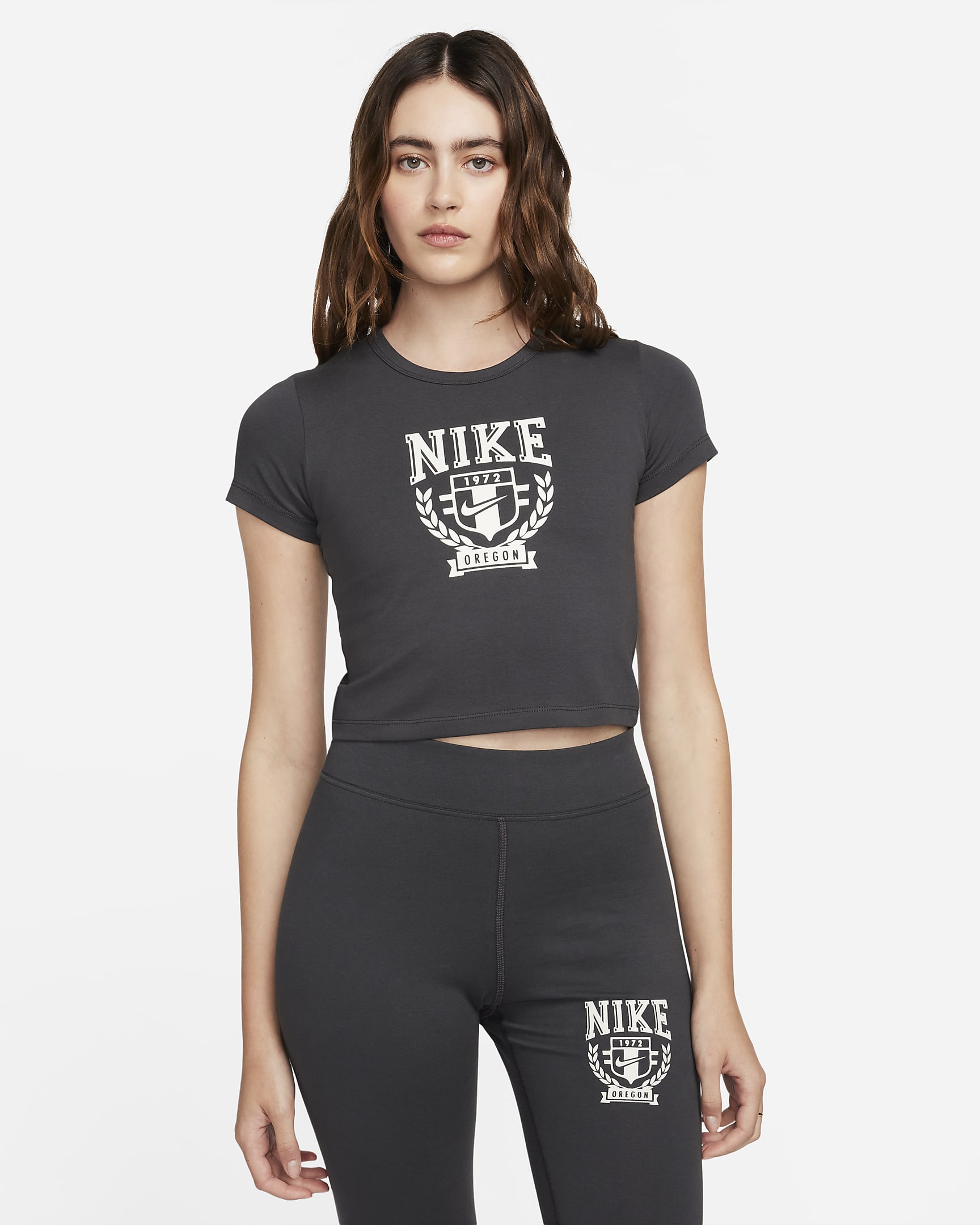 nike sportswear essential crop tee