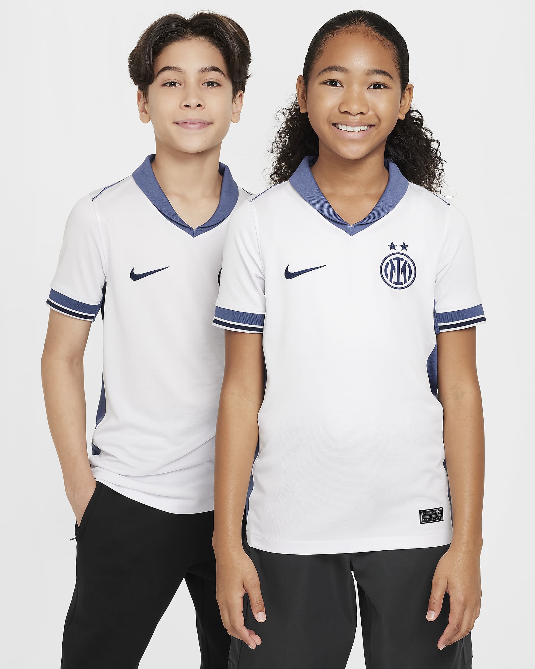 Inter Milan 2024/25 Stadium (bortedrakt) Nike Dri-FIT Replica fotballdrakt til store barn - Summit White/Iris Whisper/Summit White/Midnight Navy