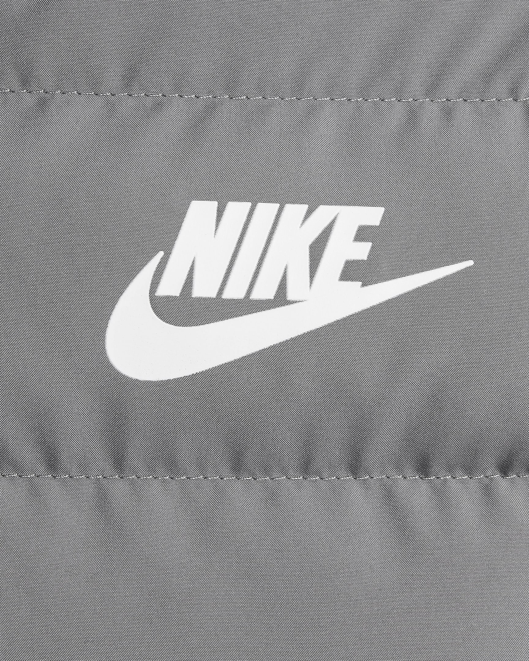 Nike Sportswear ledig jakke med hette og lett syntetisk fyll til store barn - Smoke Grey/Smoke Grey/Hvit