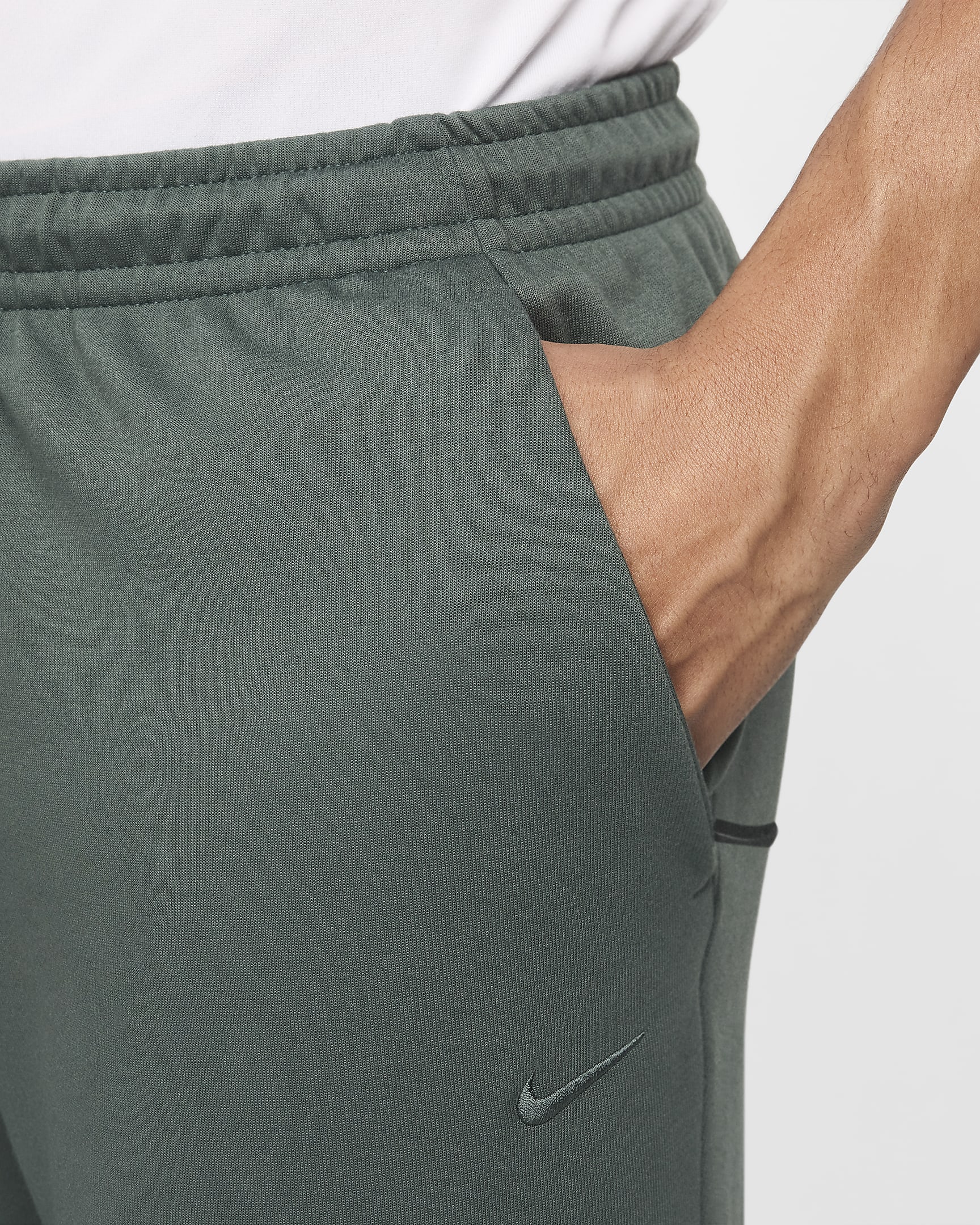 Joggers versátiles con protección UV Dri-FIT para hombre Nike Primary - Verde vintage/Verde vintage