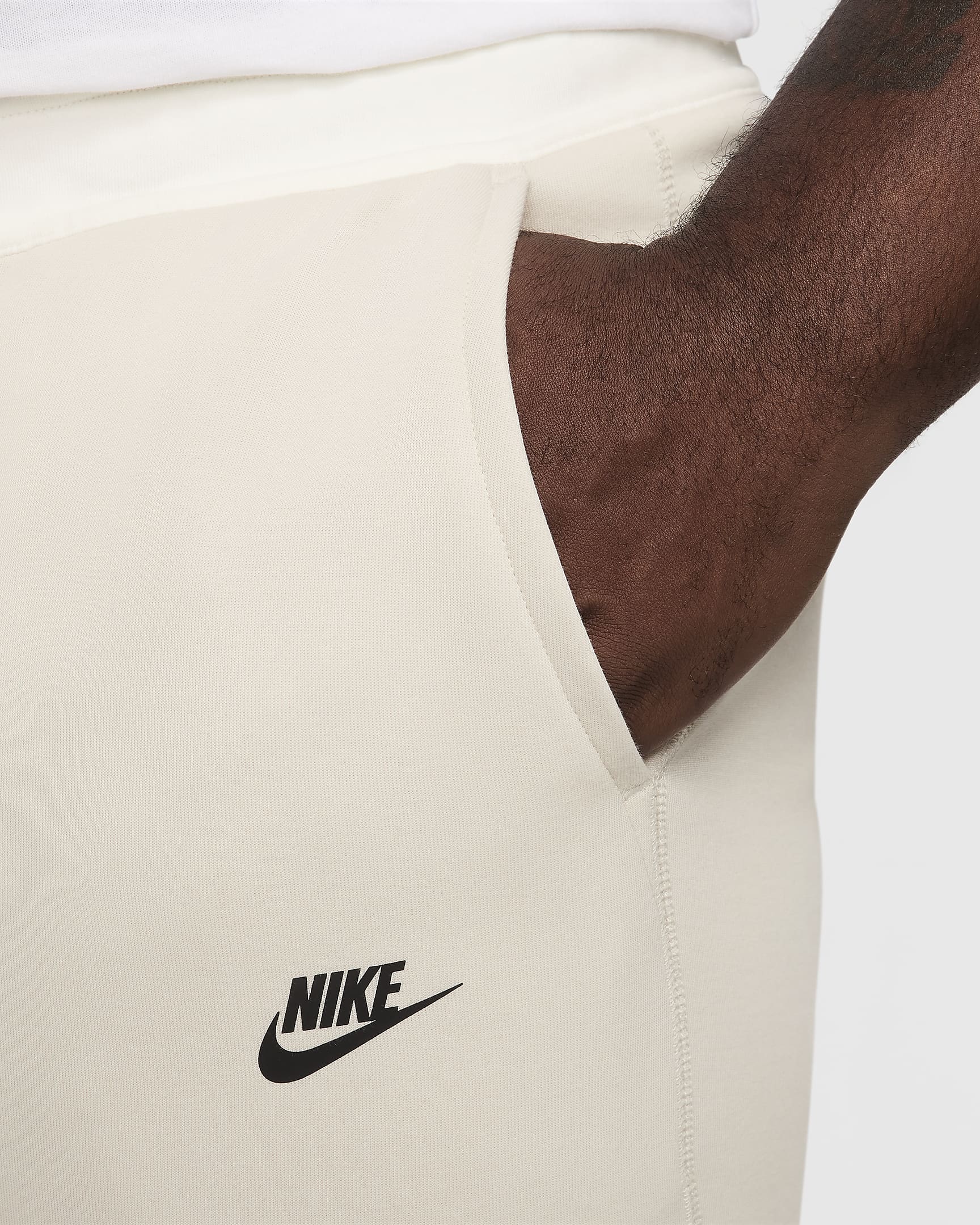 Ανδρικό παντελόνι φόρμας Nike Sportswear Tech Fleece - Light Orewood Brown/Sail/Μαύρο