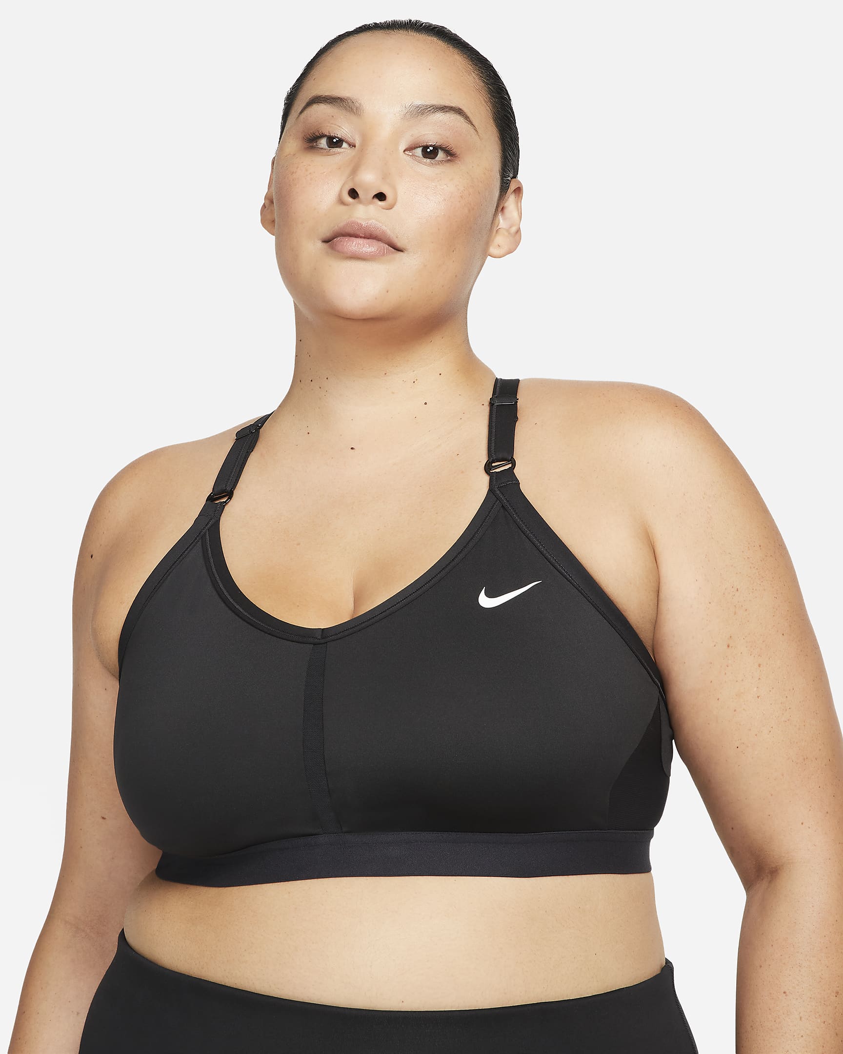 Bra deportivo con cuello en V acolchado de baja sujeción para mujer Nike Indy (talla grande) - Negro/Negro/Negro/Blanco