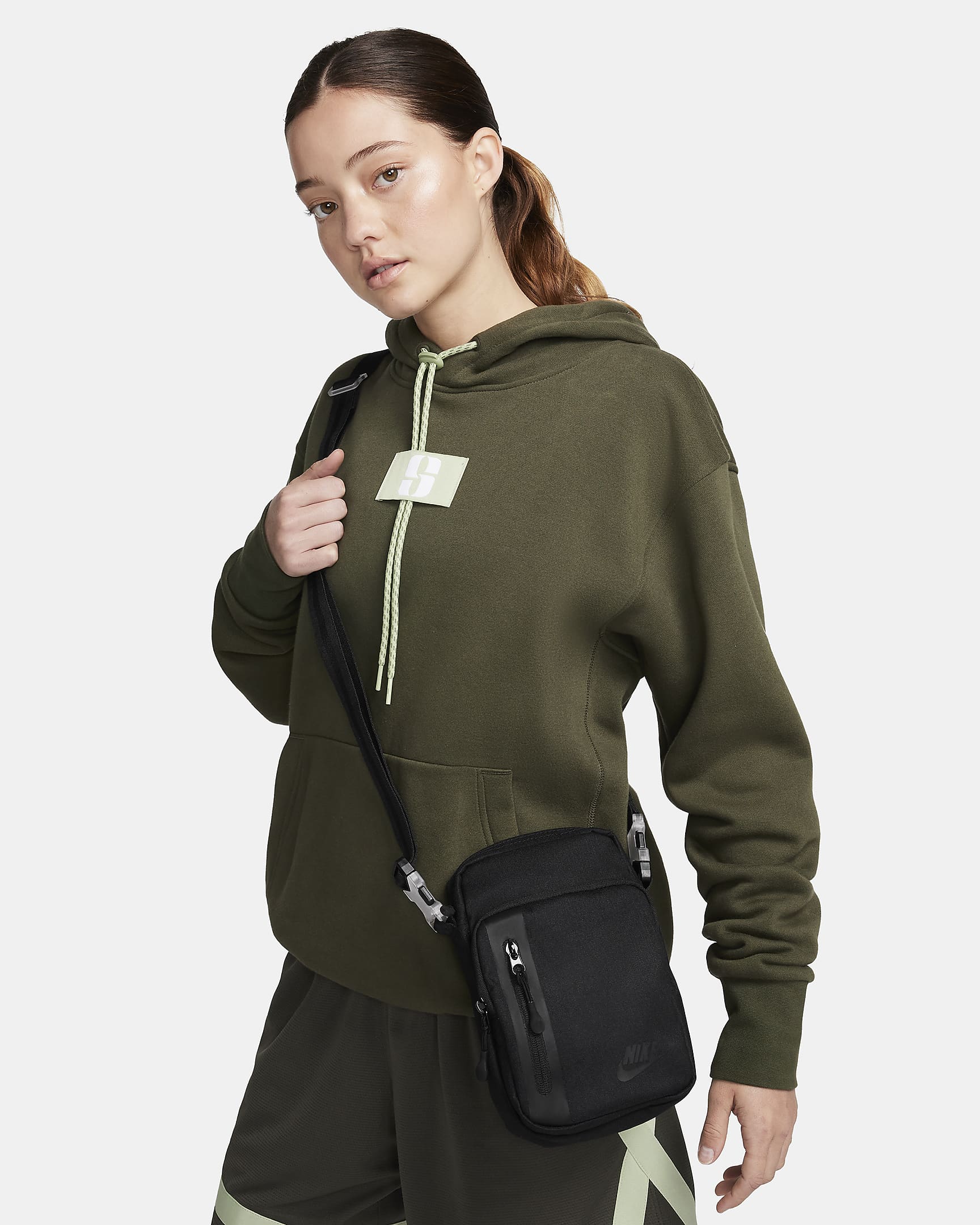 Sabrina Elemental Premium Crossbody Bag (4L). Nike.com