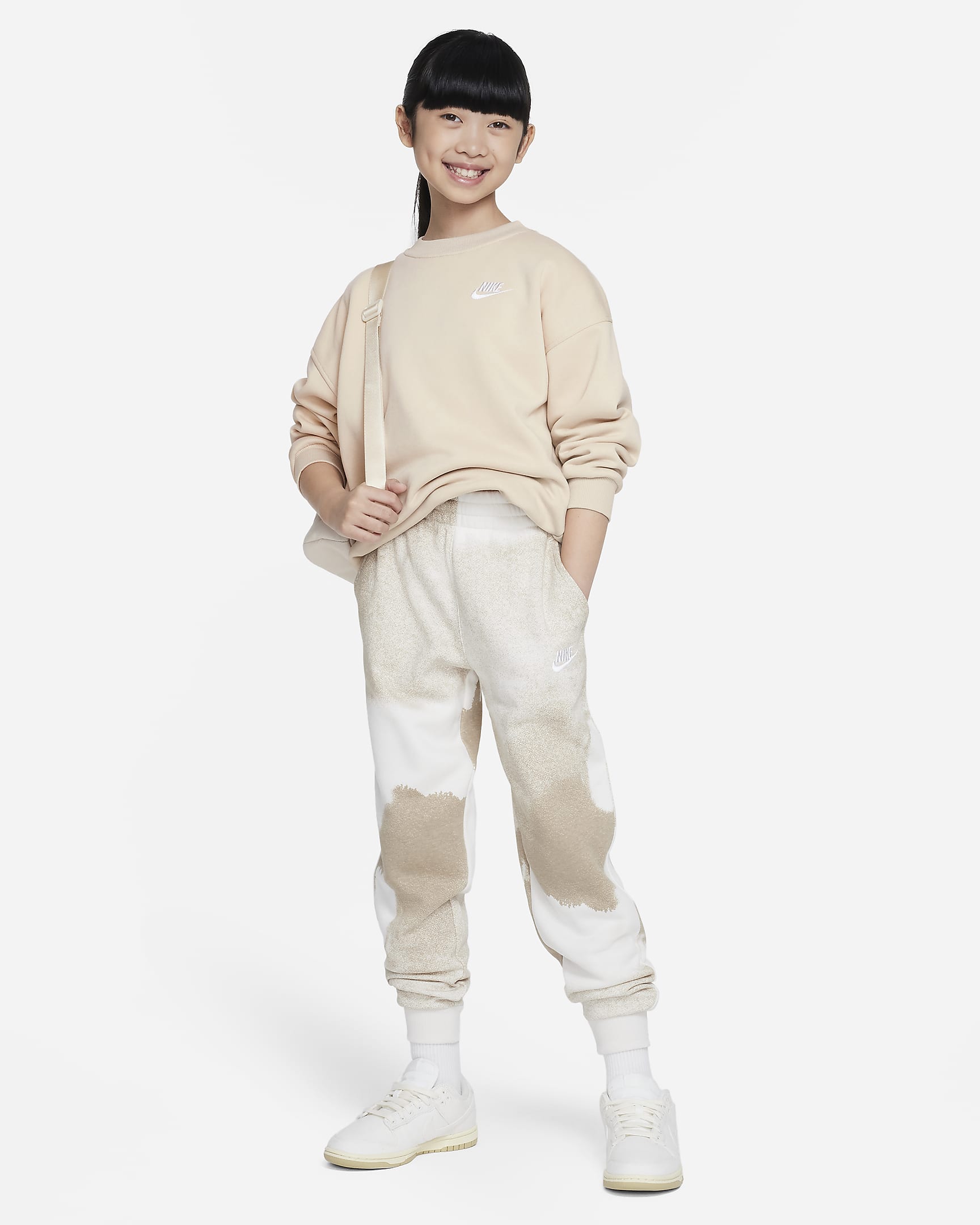 Nike Sportswear Club Fleece Big Kids' Oversized Sweatshirt - Sanddrift/White