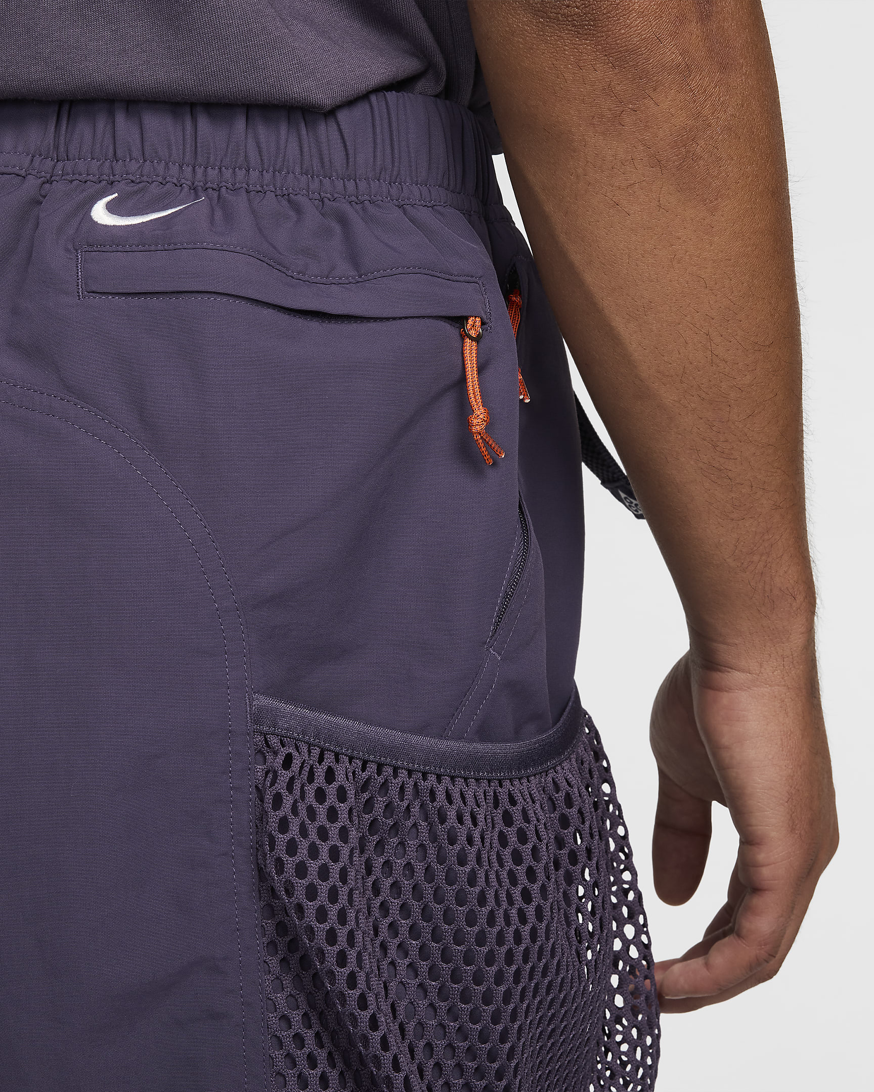 Shorts cargo con estampado para hombre Nike ACG "Snowgrass" - Pasa oscuro/Naranja seguridad/Blanco cumbre