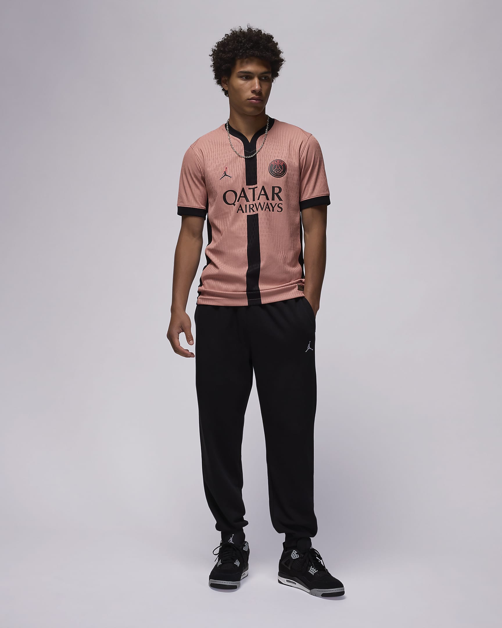 Paris Saint-Germain 2024/25 Match Third Jordan Dri-FIT ADV Authentic-fodboldtrøje til mænd - Rust Pink/sort/sort