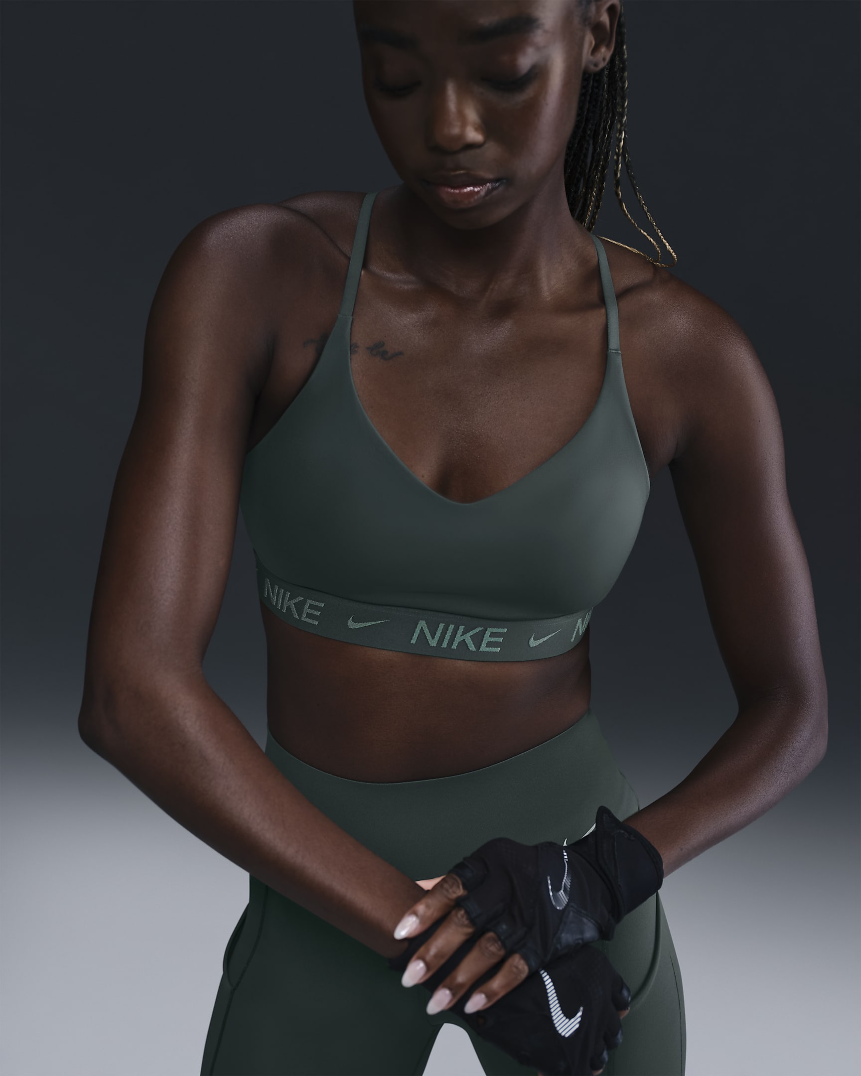 Bra imbottito regolabile Nike Indy Light Support – Donna - Vintage Green