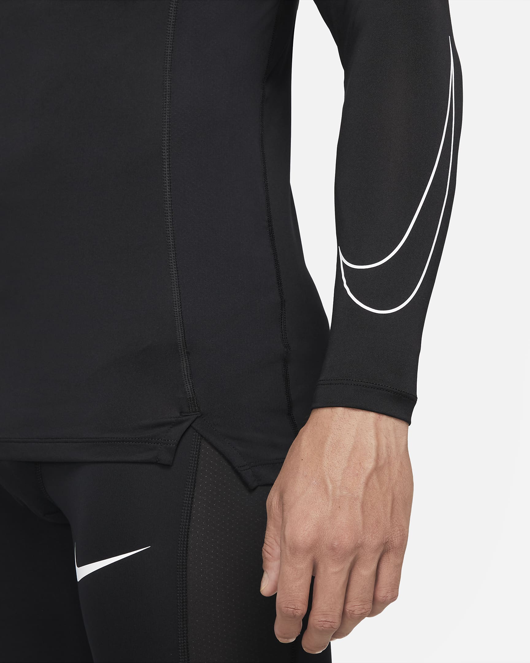 Nike Pro Dri-FIT Men's Tight-Fit Long-Sleeve Top - Black/White