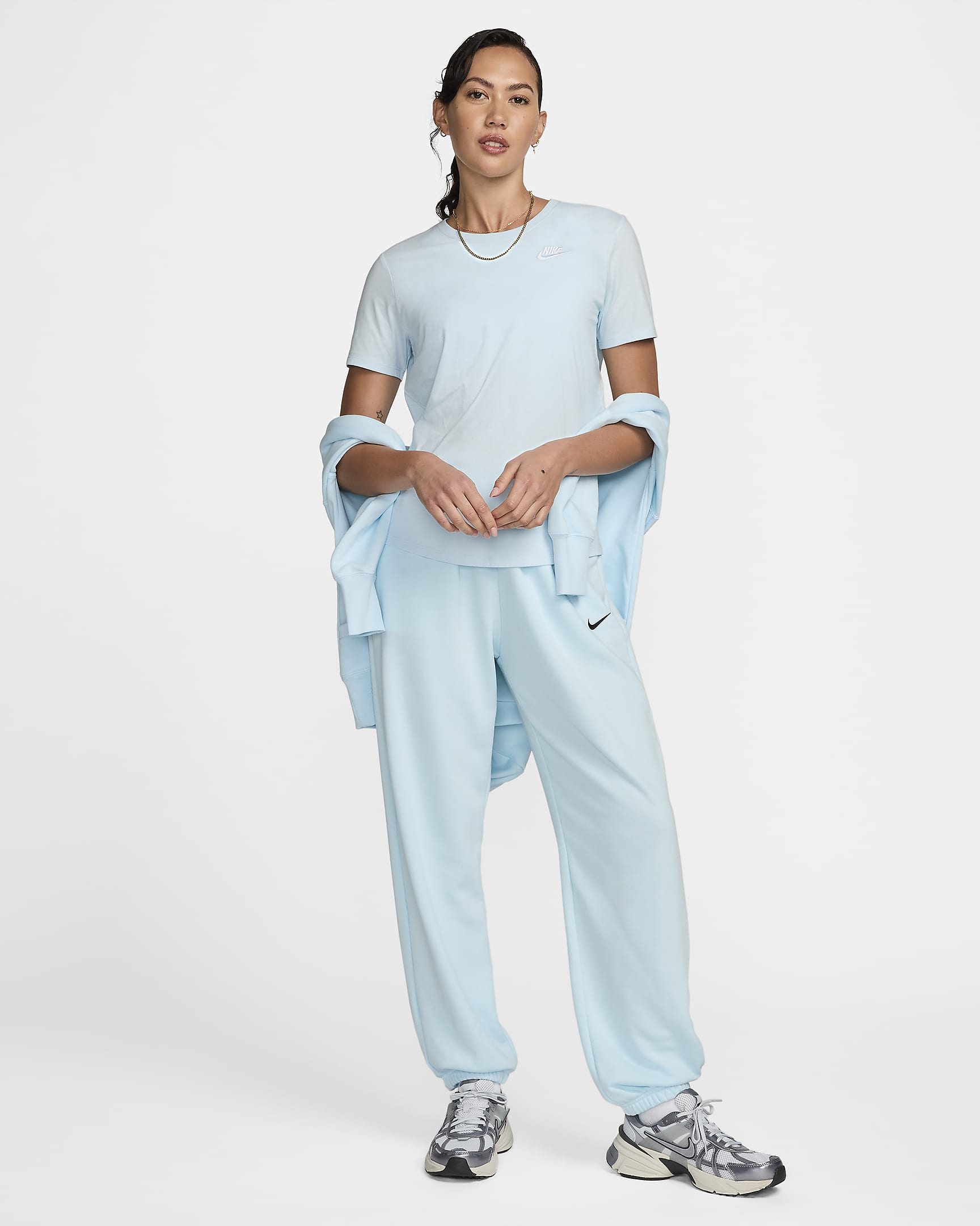 Nike Sportswear Club Essentials Women's T-Shirt - Glacier Blue/White