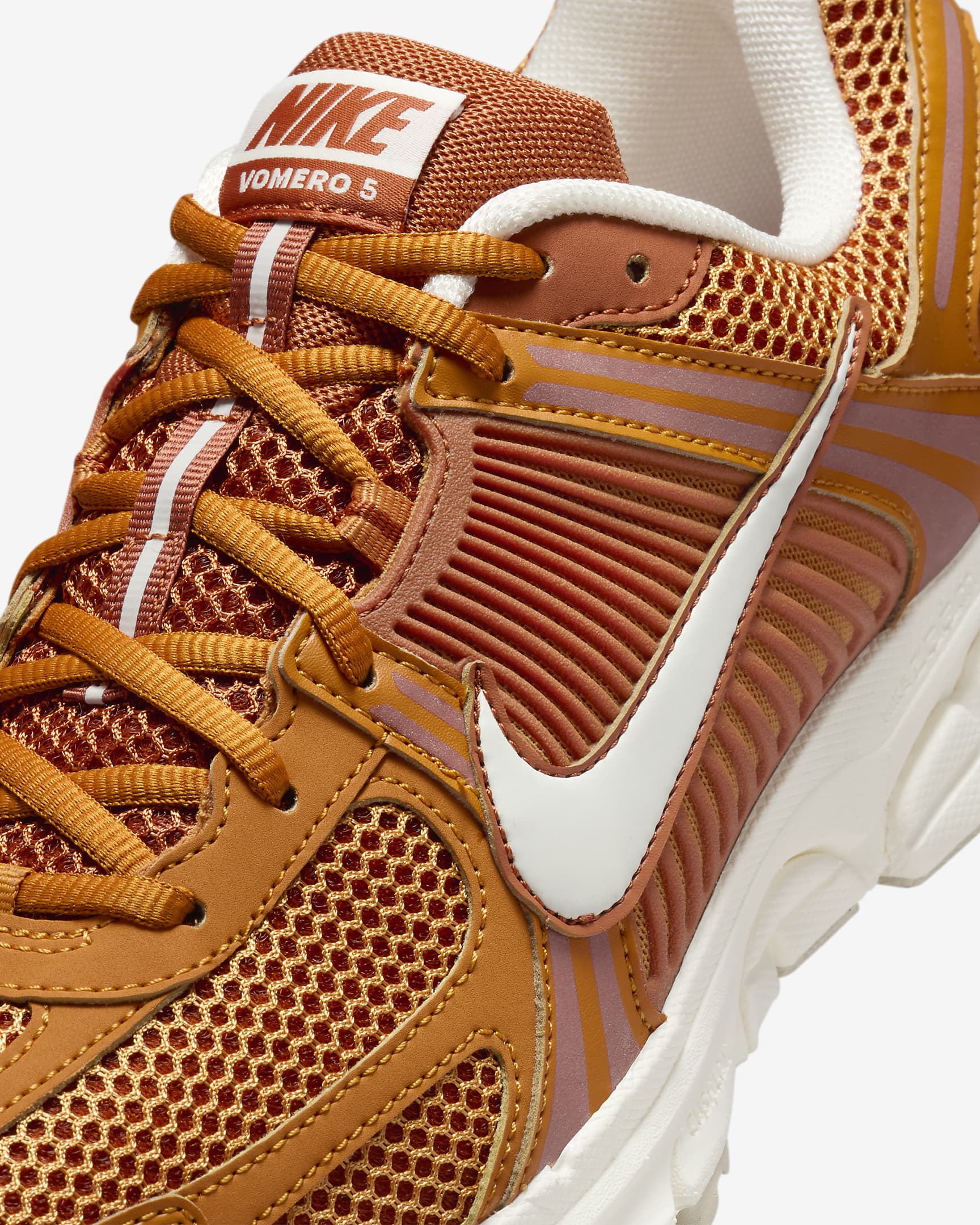 Nike Zoom Vomero 5 Shoes - Monarch/Flax/Sail/Dark Russet