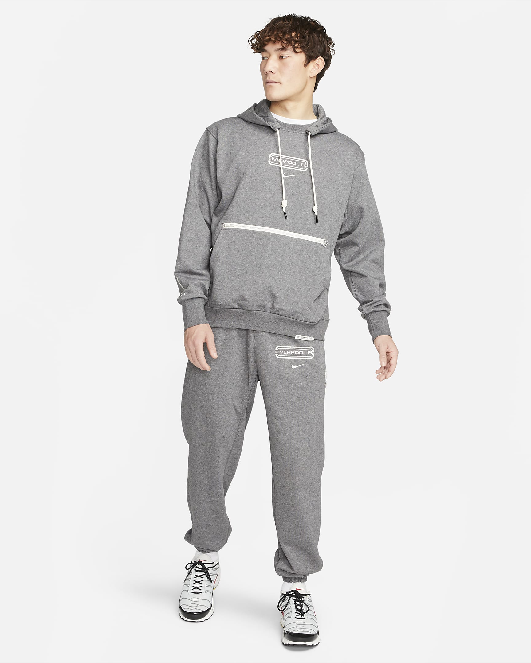 Liverpool F.C. Standard Issue Men's Nike Football Pants. Nike UK