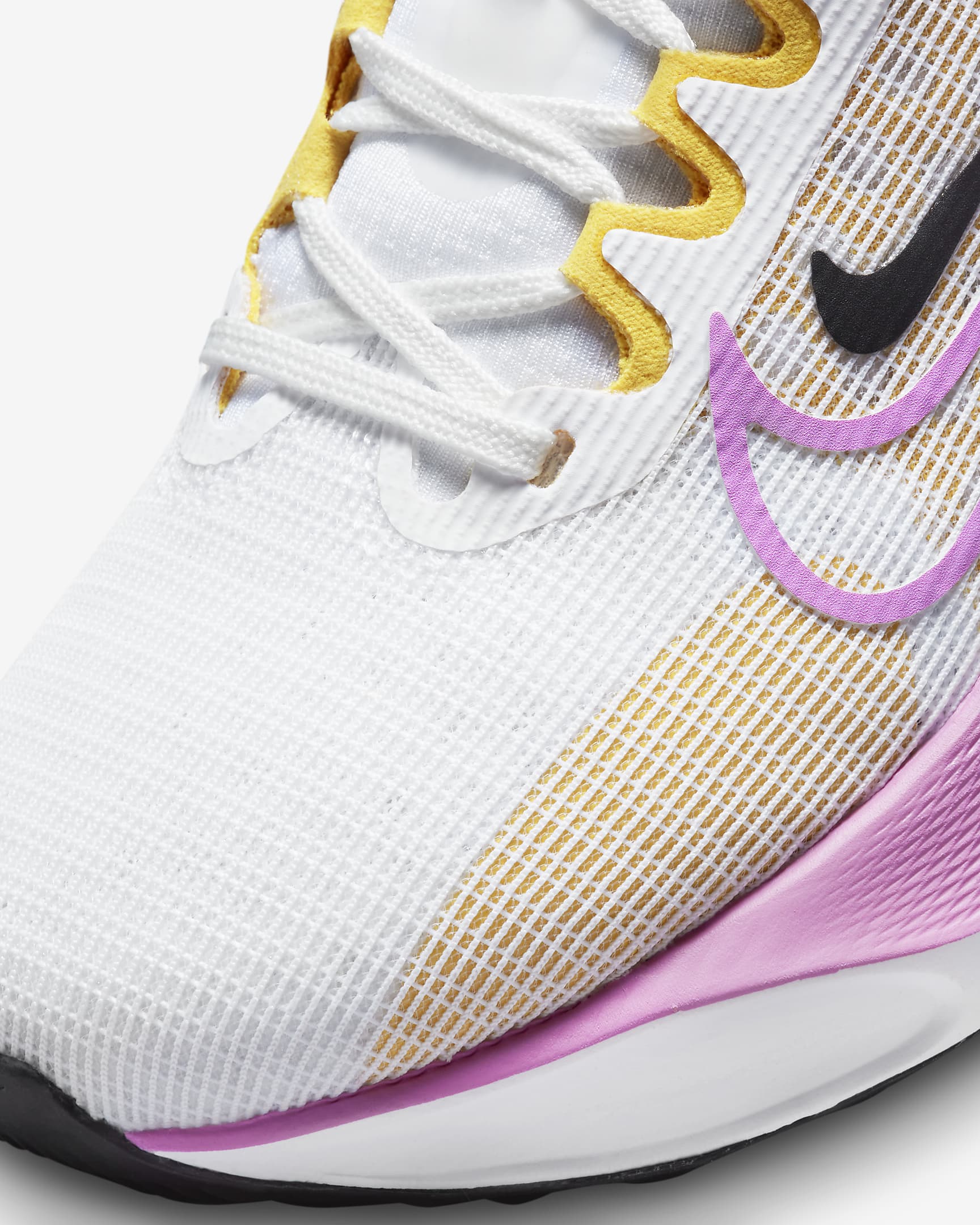 Tenis de correr en pavimento para mujer Nike Zoom Fly 5 - Blanco/Sulfuro vivo/Marrón ámbar/Fucsia enérgico