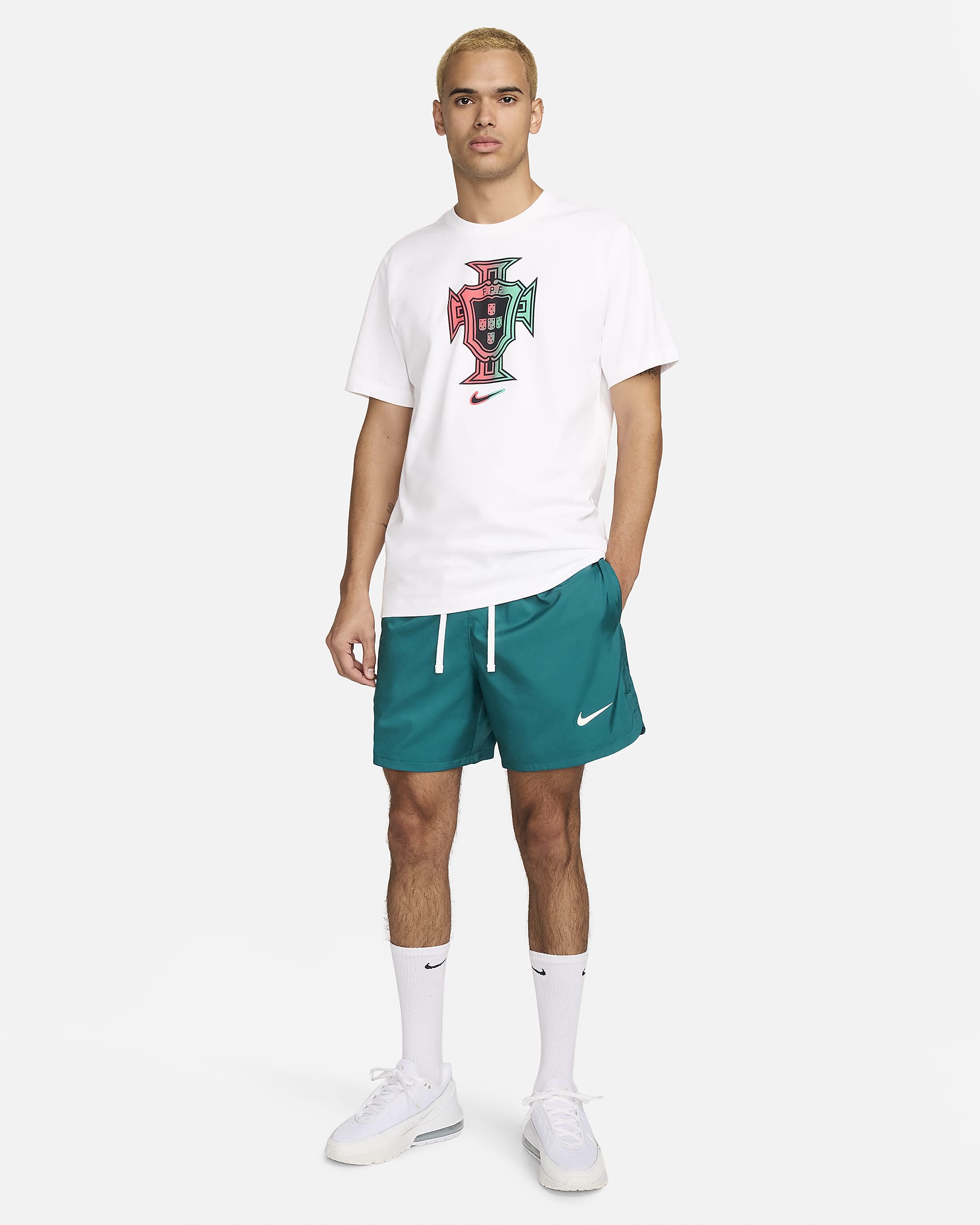 Portugal Sport Essential Flow Nike Herren-Fußballshorts aus Webmaterial mit Futter - Geode Teal/Sail