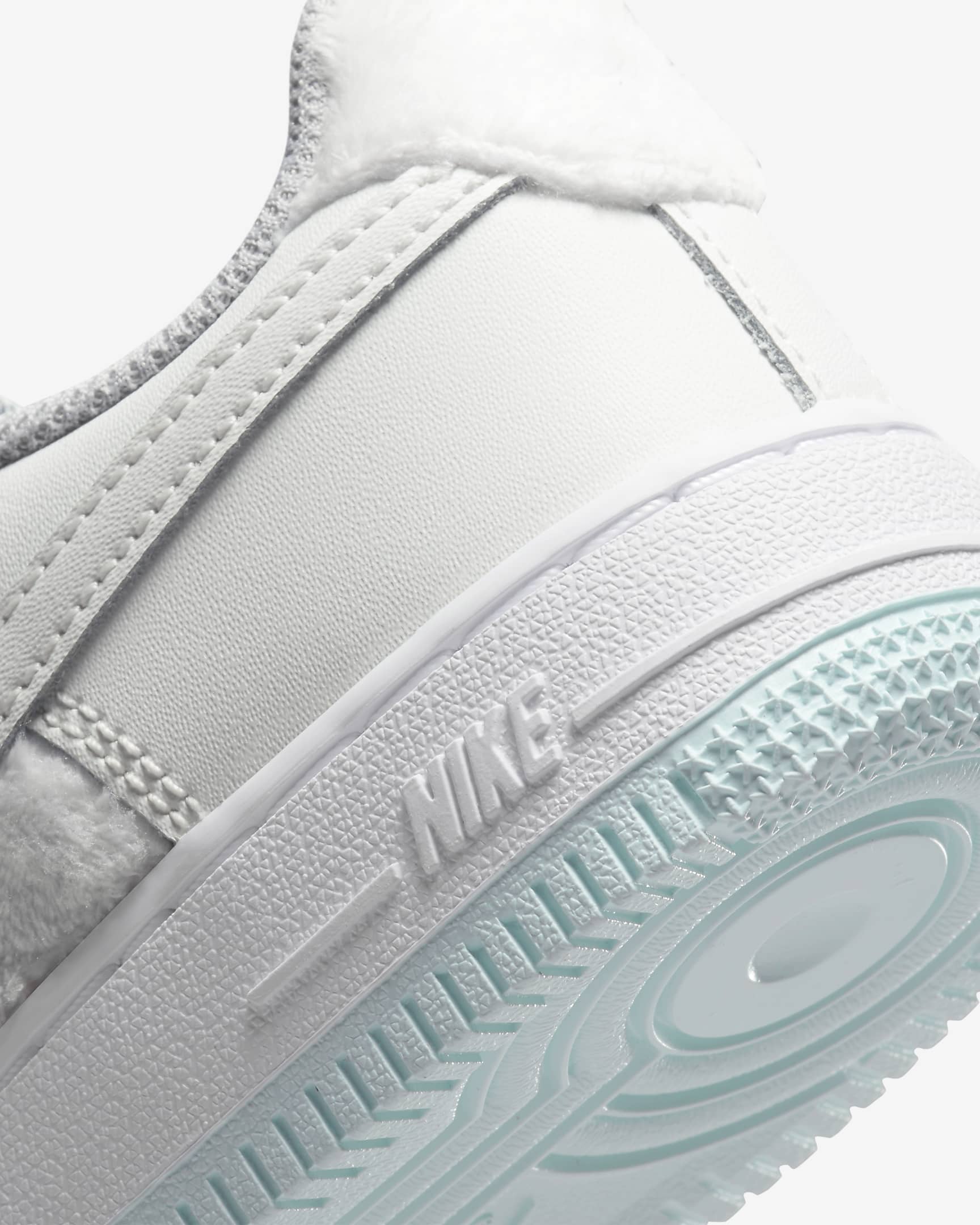 Nike Force 1 Low SE Little Kids' Shoes.