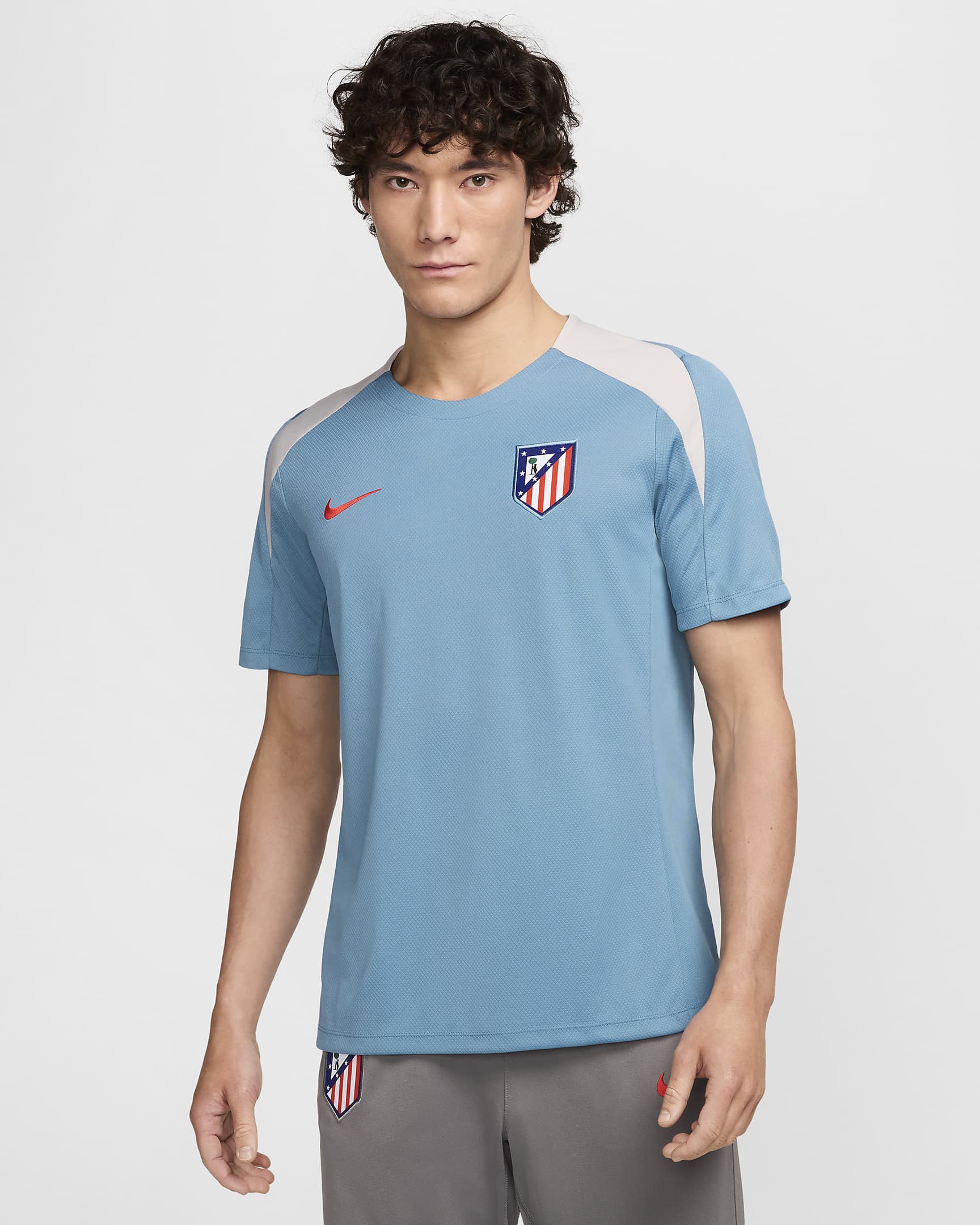 Club Atlético de Madrid Strike Nike Dri-FIT voetbaltop met korte mouwen voor heren - Noise Aqua/Light Iron Ore/Light Crimson