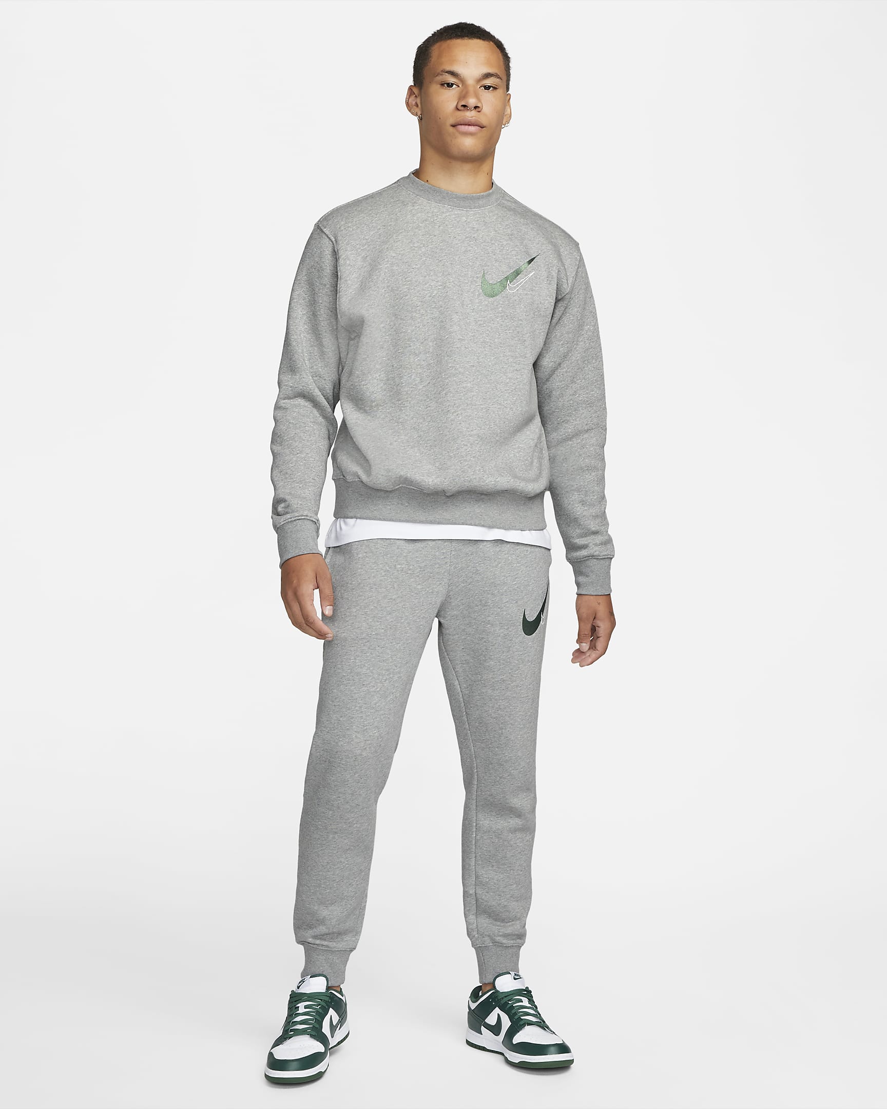 Nike Sportswear Men's Fleece Sweatshirt. Nike DK
