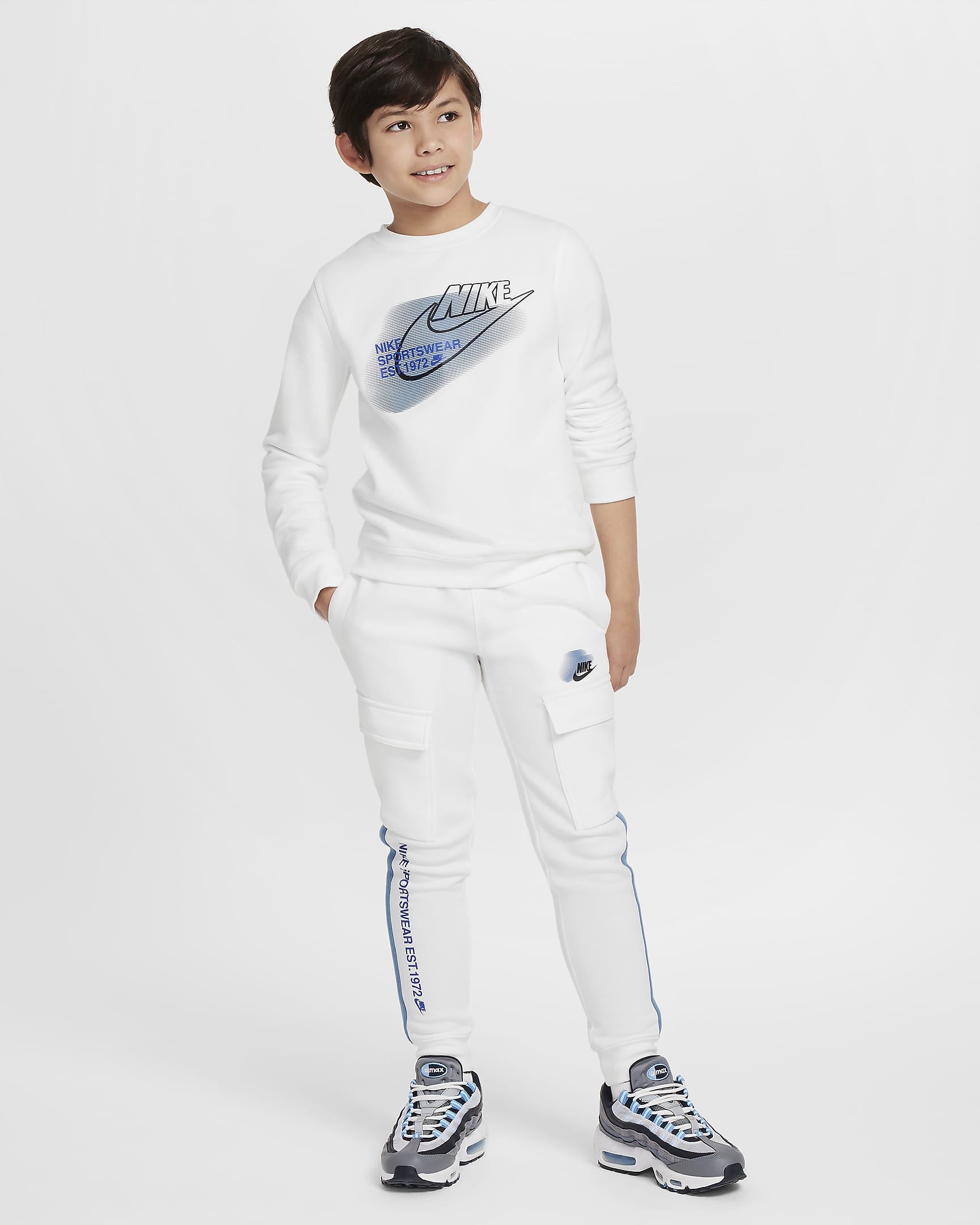 Nike Sportswear Standard Issue Older Kids' (Boys') Cargo Trousers - White