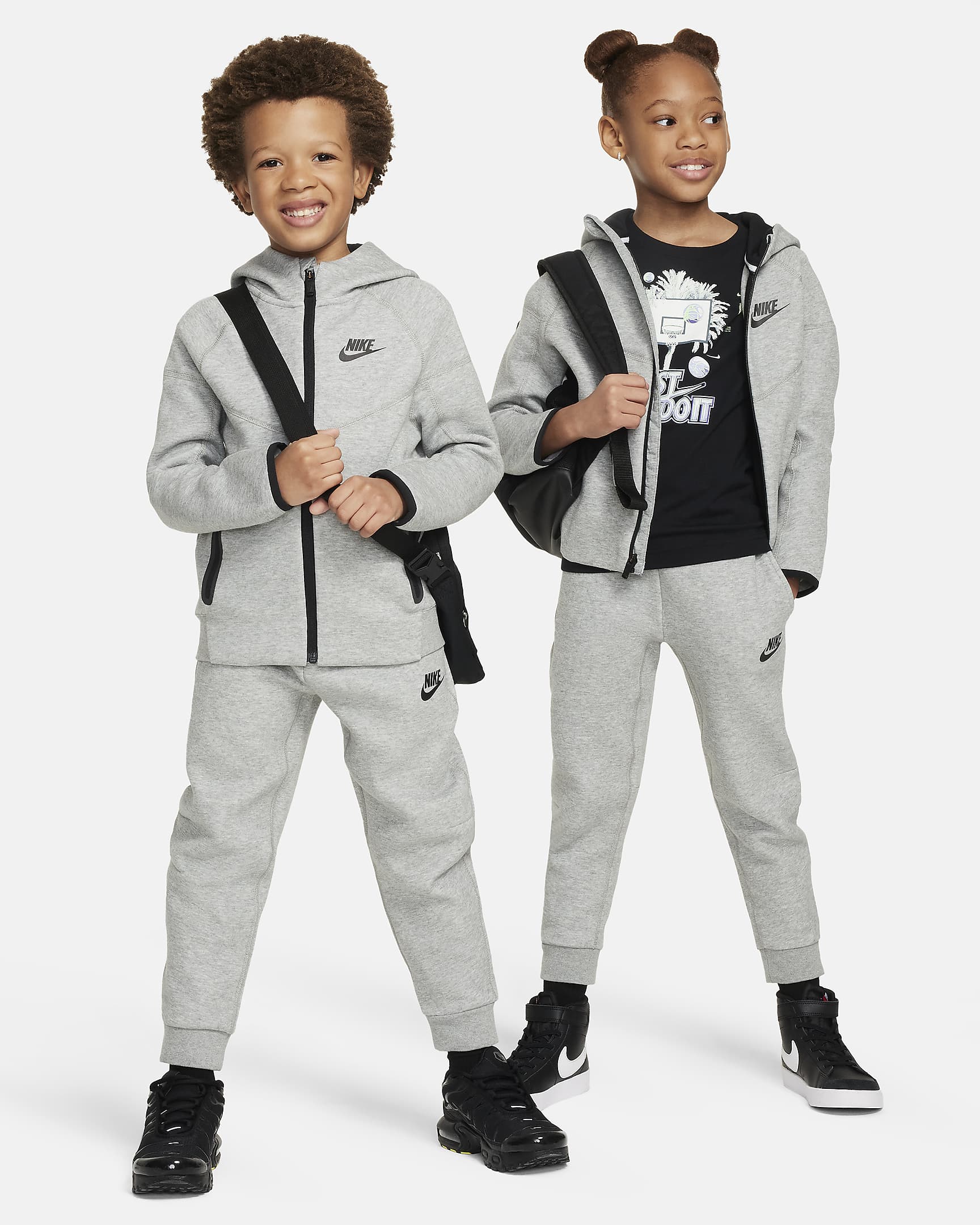 Nike Sportswear Tech Fleece Full-Zip Set 2-teiliges Hoodie-Set für jüngere Kinder - Dark Grey Heather