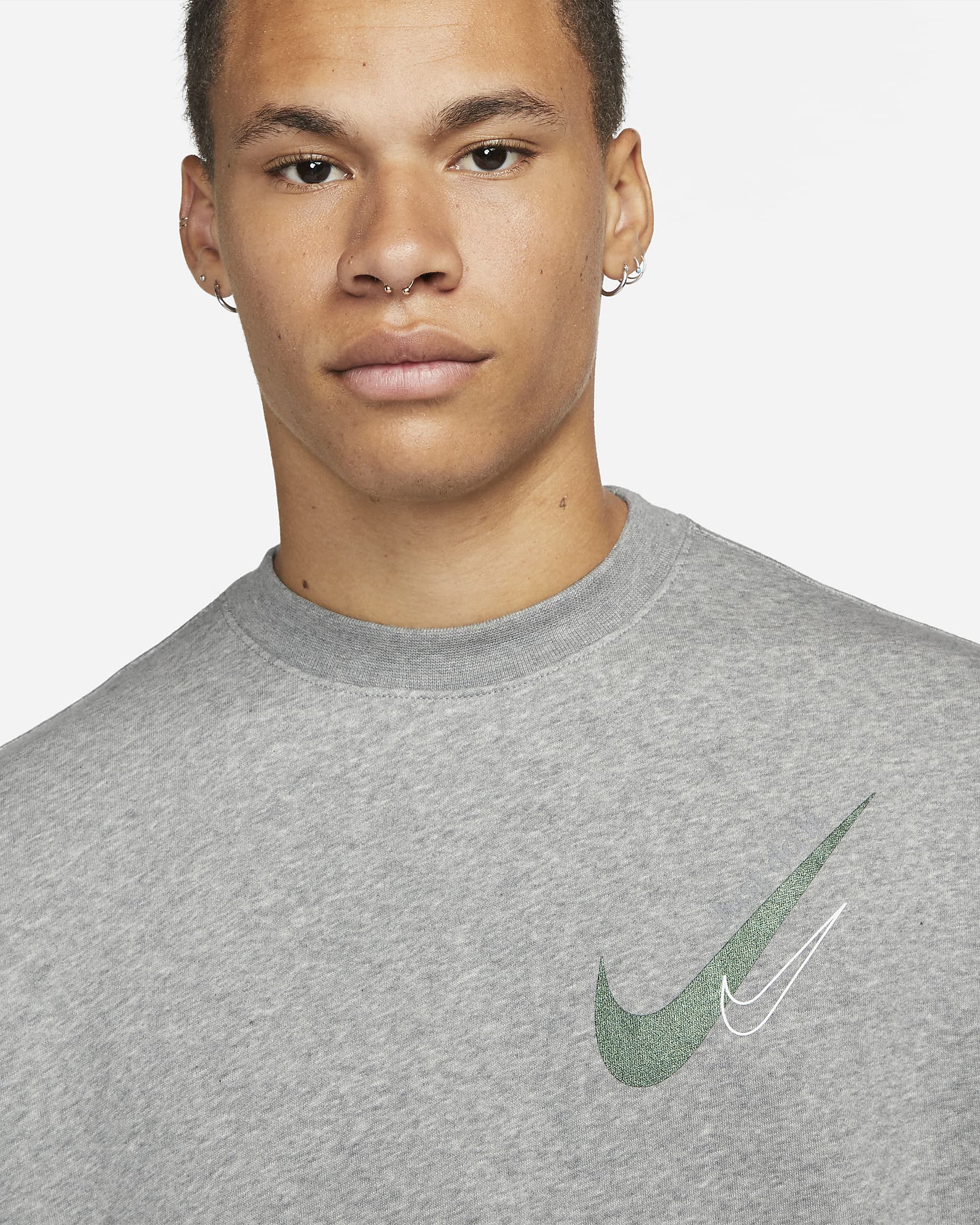 Nike Sportswear Men's Fleece Sweatshirt. Nike DK