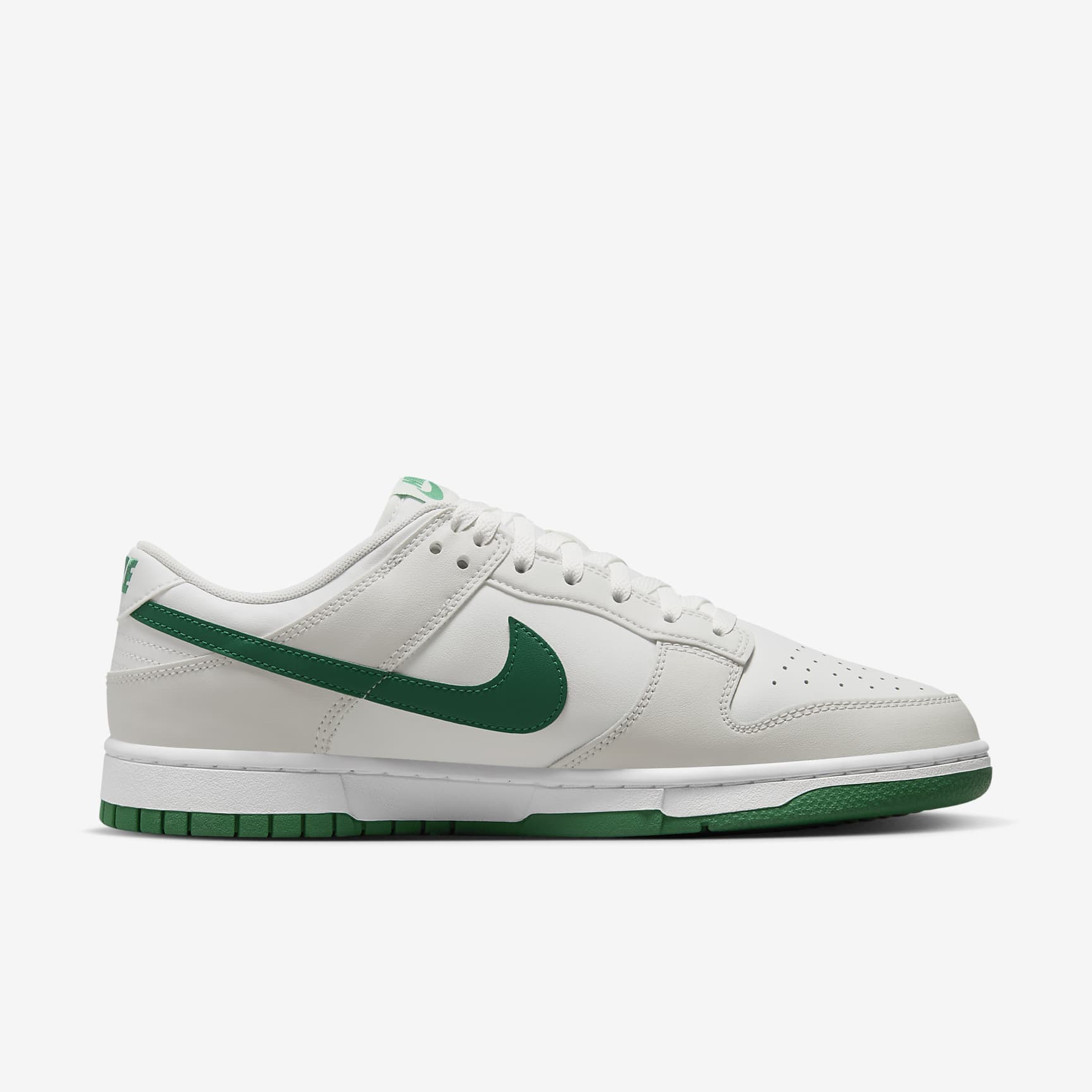 【値下げ】新品NIKE DUNK LOW RETRO 9.5 ホワイト/グリーン Nike Dunk Low Retro | PickSneak