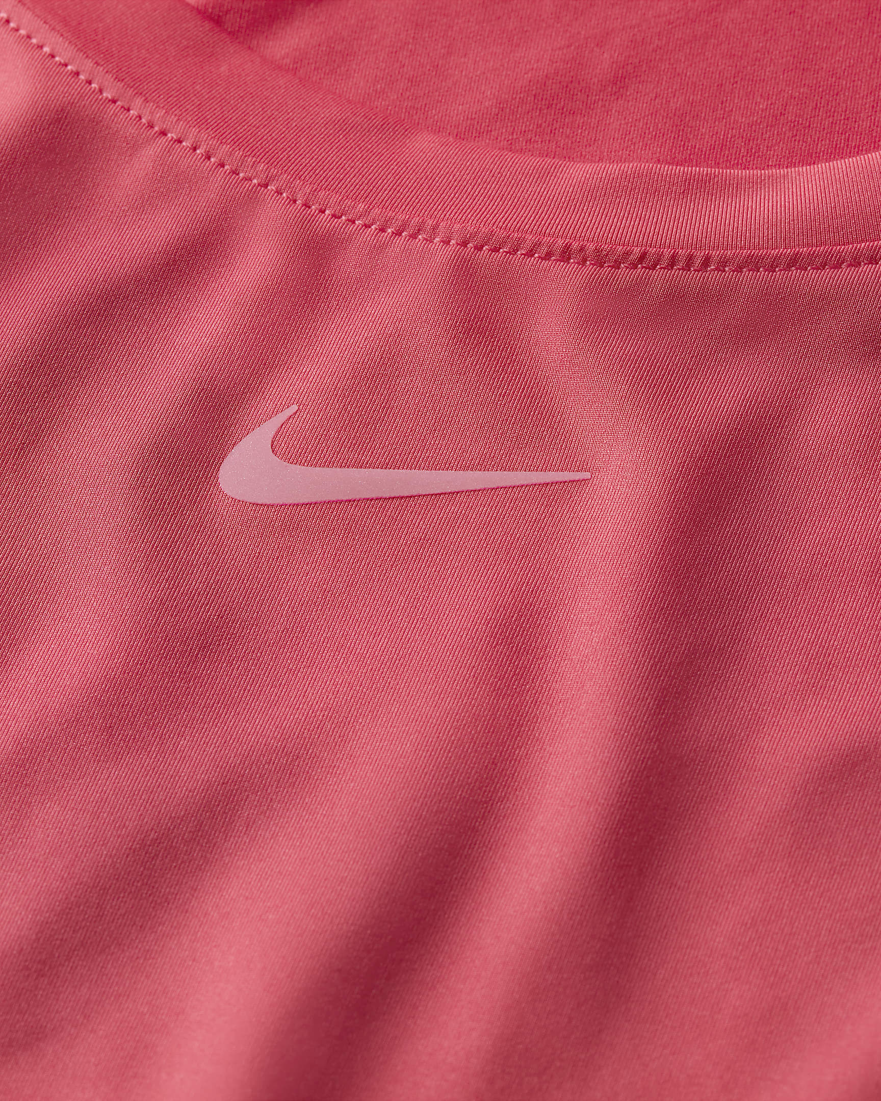 เสื้อแขนสั้นผู้หญิง Dri-FIT Nike One Classic (พลัสไซส์) - Aster Pink/ดำ