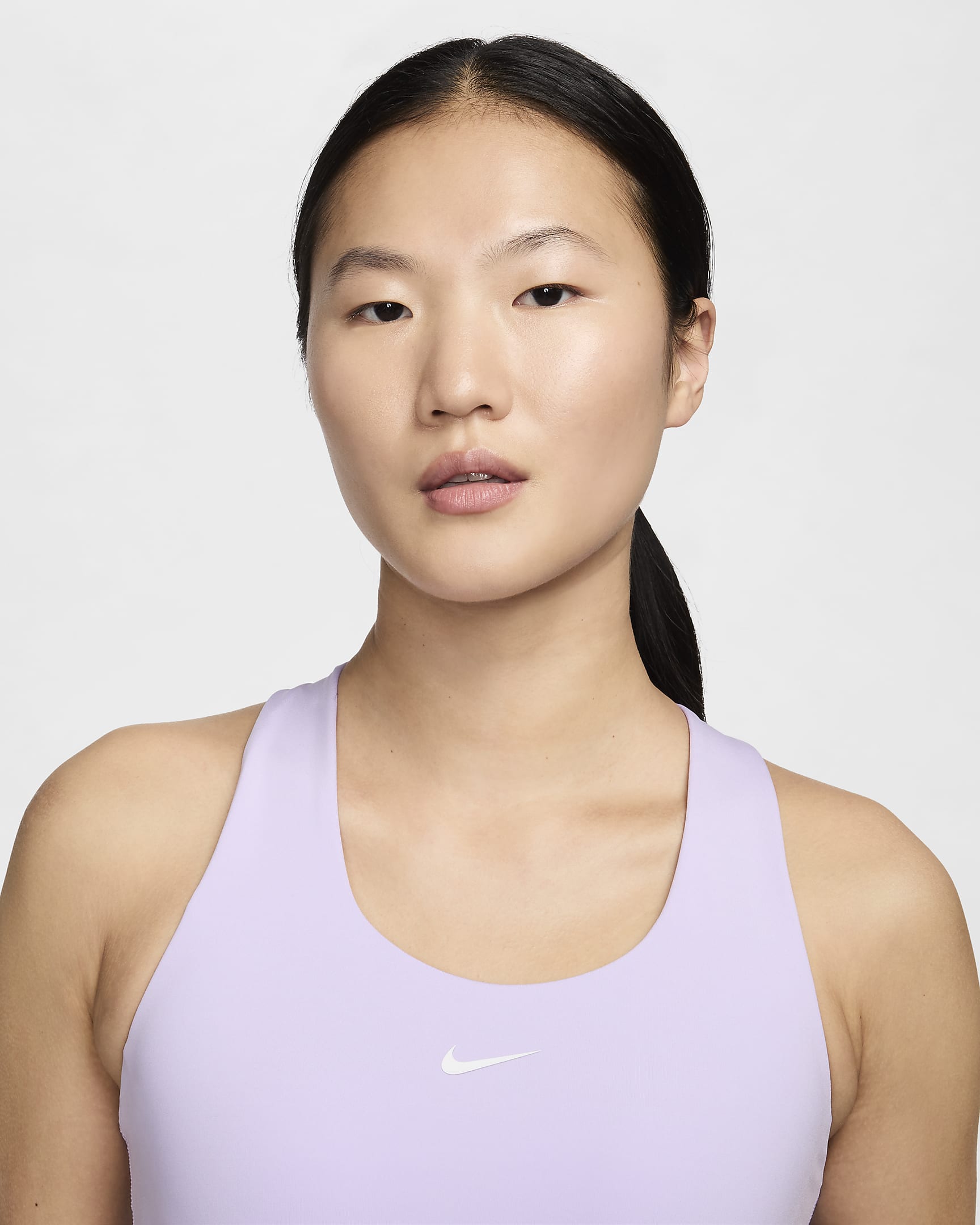 เสื้อกล้ามสปอร์ตบราผู้หญิงซัพพอร์ตระดับกลางเสริมฟองน้ำ Nike Swoosh - Lilac Bloom/Lilac Bloom/ขาว