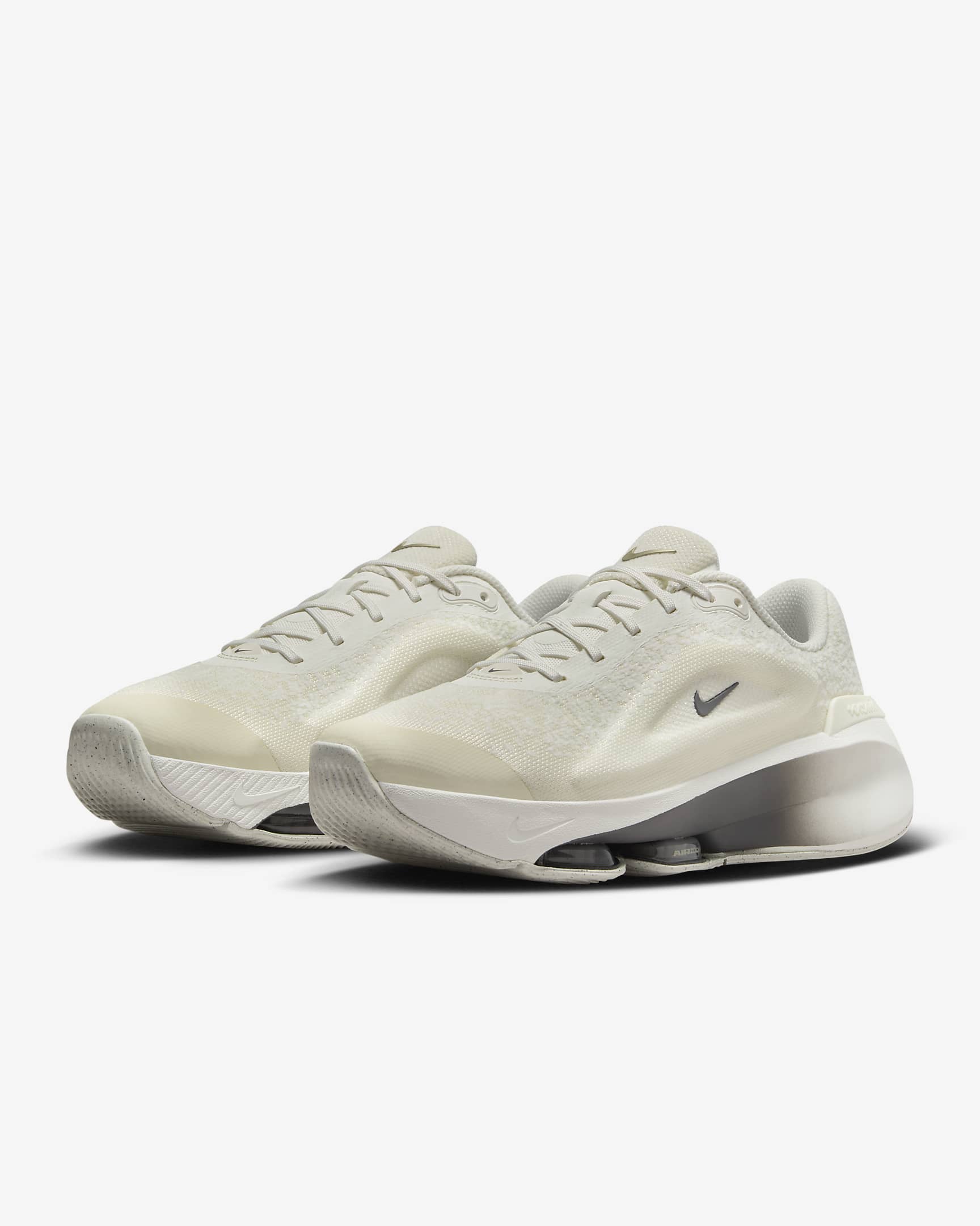 Nike Versair work-outschoenen voor dames - Coconut Milk/Sail/Gum Light Brown/Iron Grey