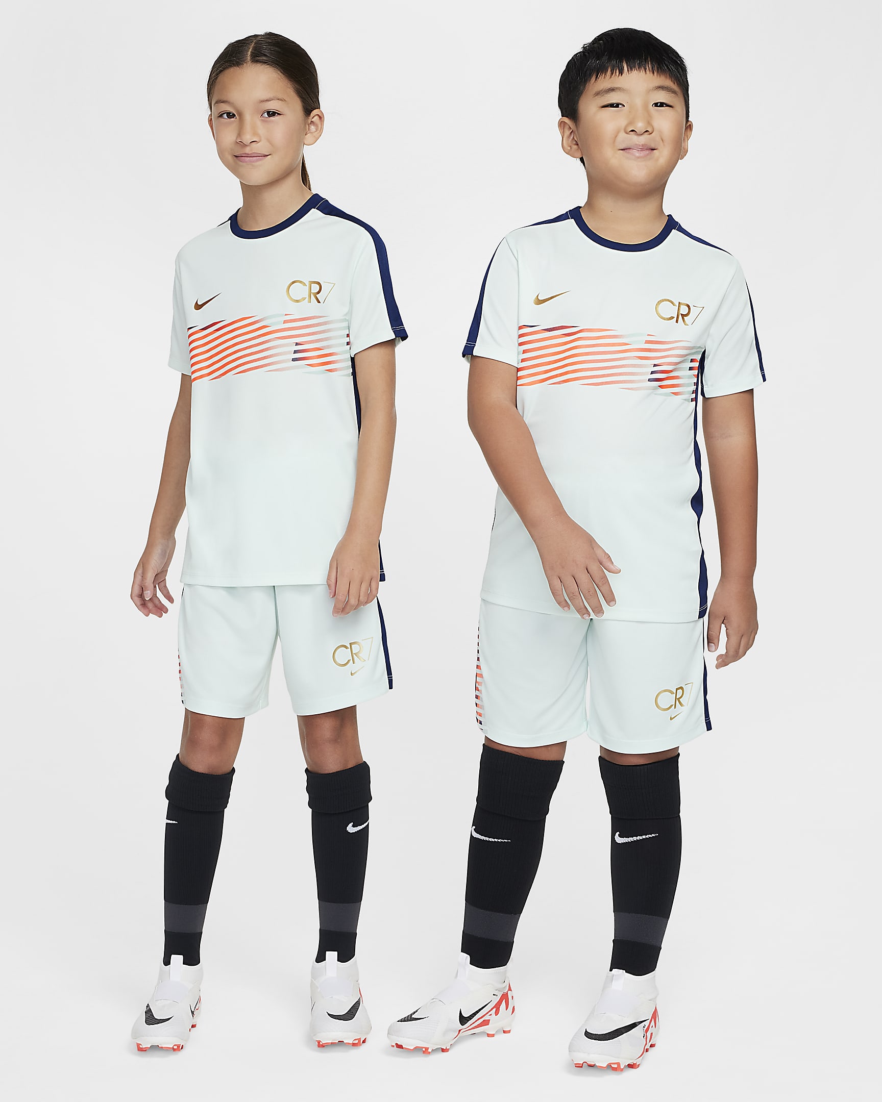 Spodenki piłkarskie dla dużych dzieci Dri-FIT CR7 Academy23 - Barely Green/Blue Void/Metallic Gold