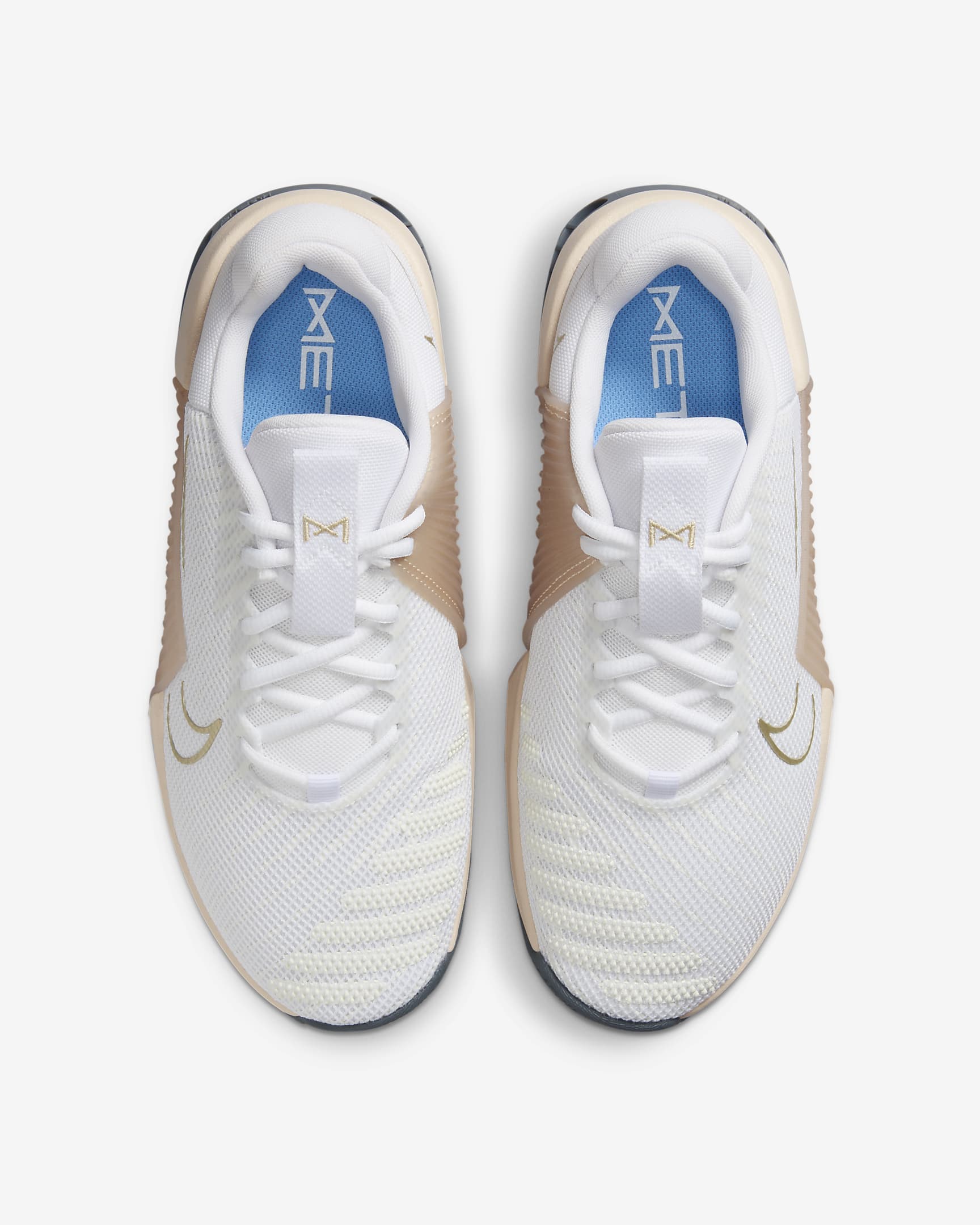 Chaussure d'entraînement Nike Metcon 9 pour femme - Blanc/Metallic Gold Grain/Sanddrift/Blanc