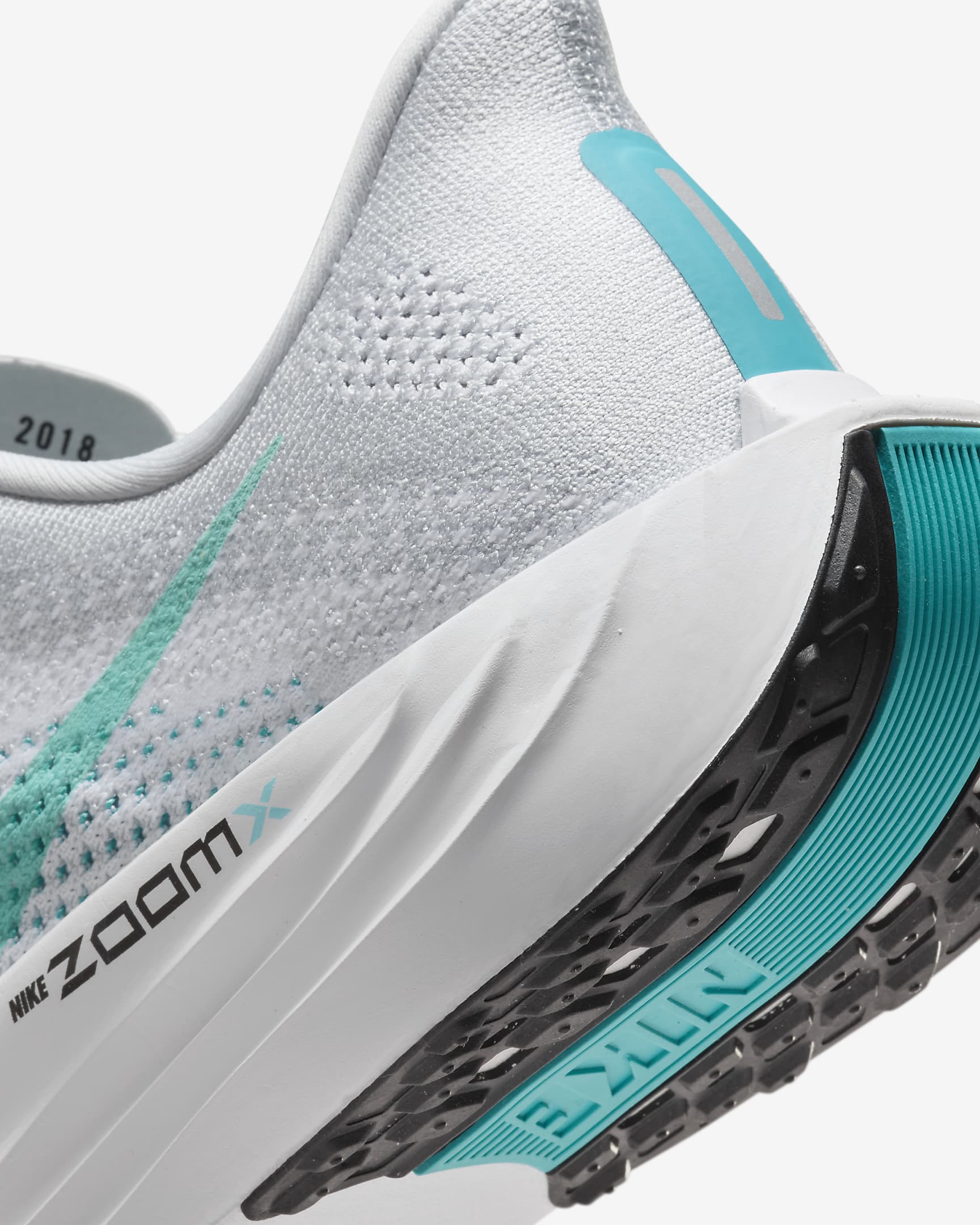 Nike Pegasus Plus hardloopschoenen voor heren (straat) - Pure Platinum/Wit/Zwart/Dusty Cactus