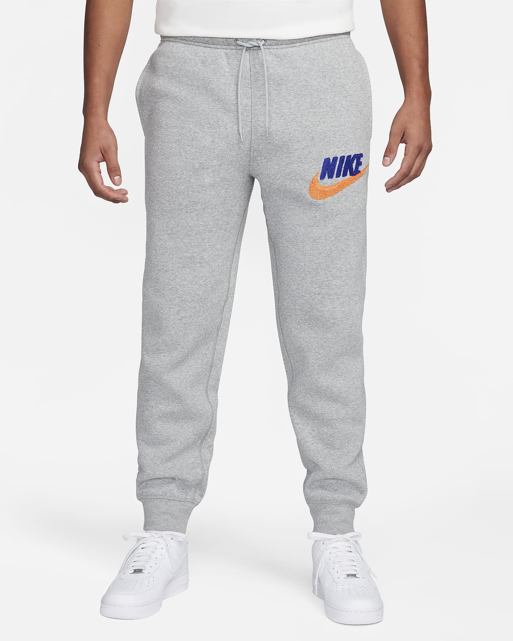 Ανδρικό φλις παντελόνι φόρμας Nike Club Fleece - Dark Grey Heather/Light Smoke Grey/Safety Orange