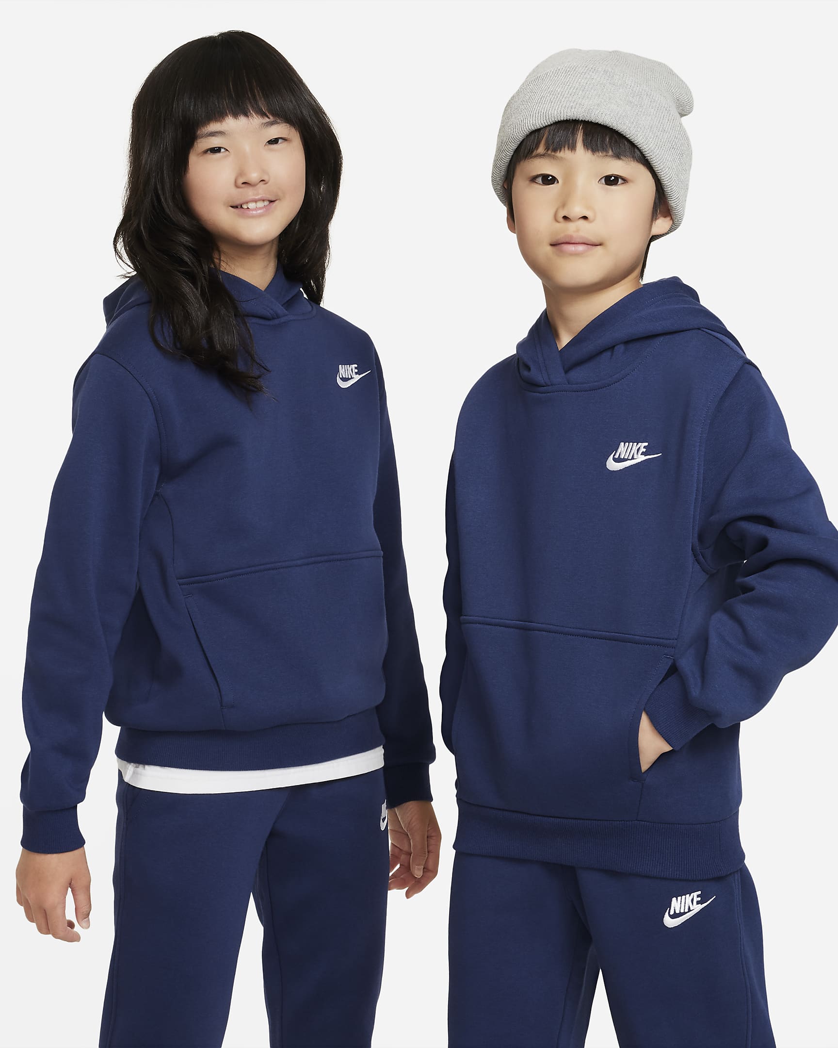 Bluza z kapturem dla dużych dzieci Nike Sportswear Club Fleece - Midnight Navy/Biel