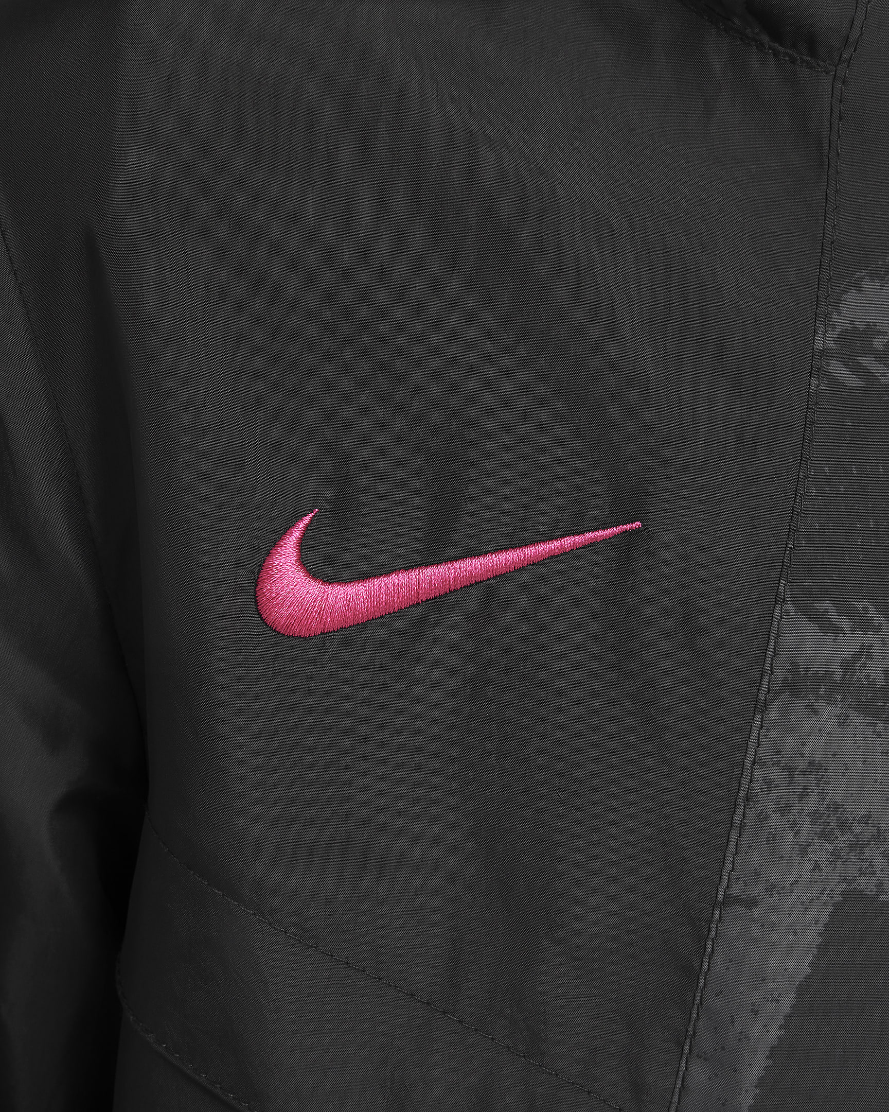 Chamarra tipo anorak de fútbol Nike del Chelsea FC alternativa Amplify Windrunner para niño talla grande - Negro/Negro/Rosa óptimo