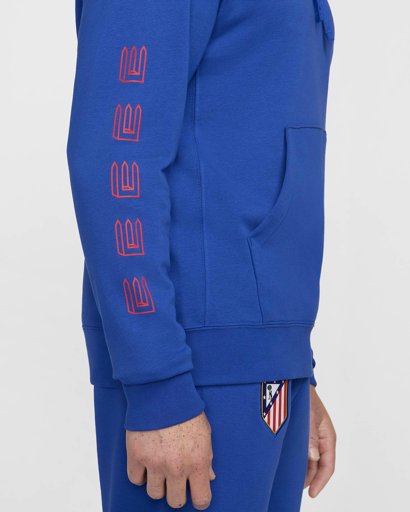 Primera equipación Club Atlético de Madrid Sudadera con capucha de fútbol de tejido French terry Nike - Hombre - Game Royal/Carmesí claro