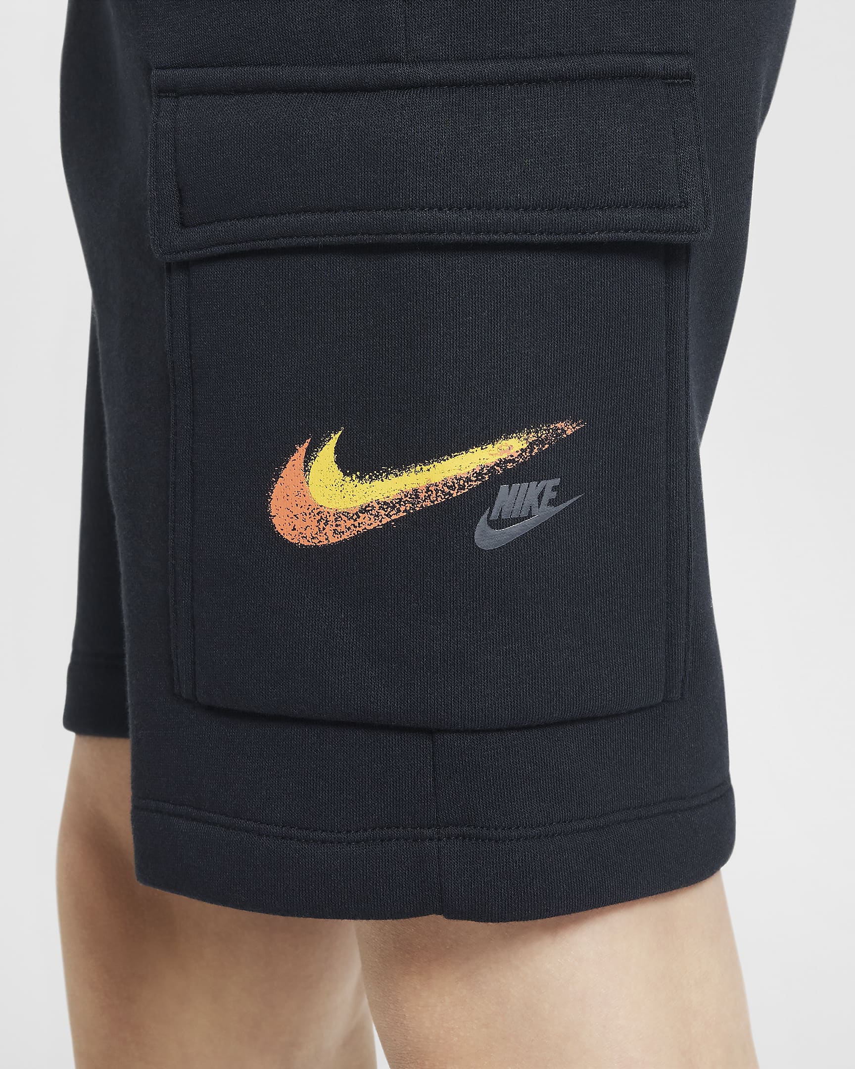 Nike Sportswear Standard Issue-fleeceshorts til større børn (drenge) - sort