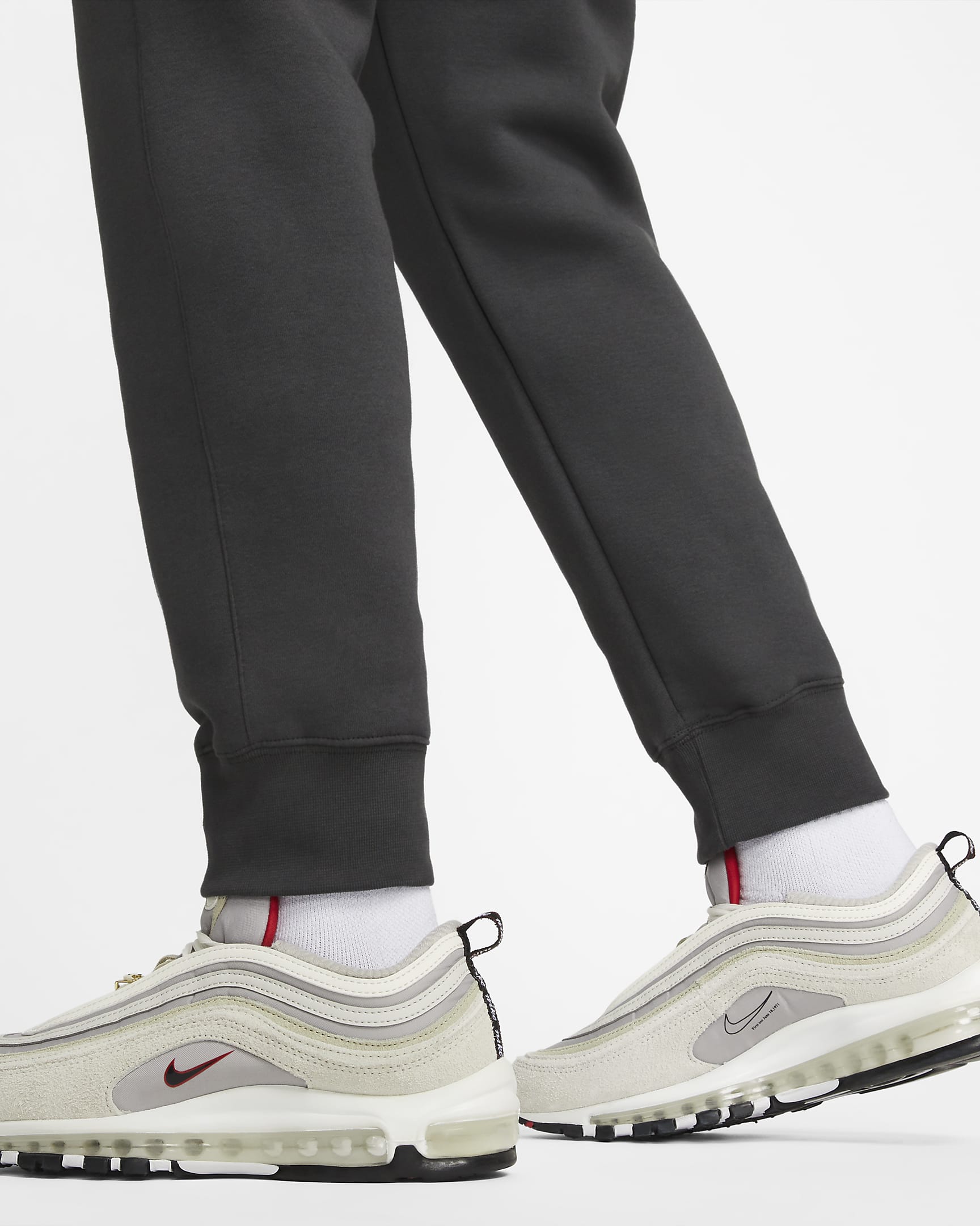 Nike Sportswear Standard Issue Men's Cargo Trousers. Nike NZ