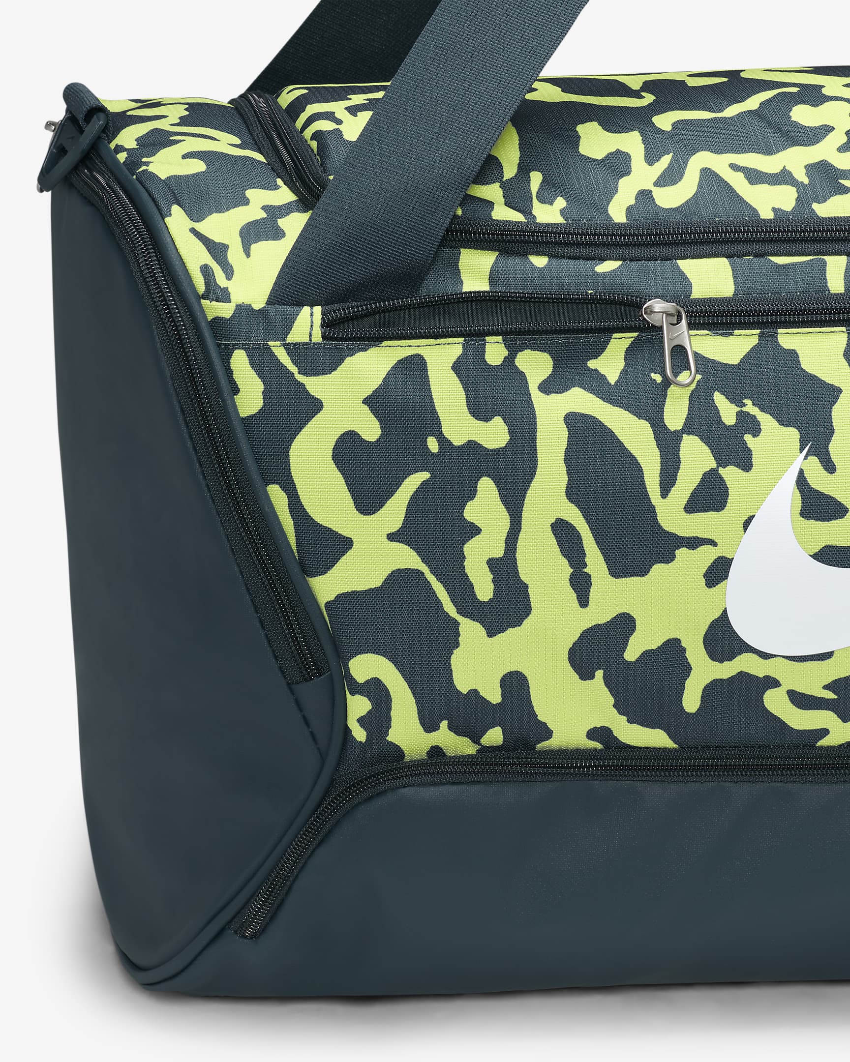Nike Brasilia Duffel Bag (Medium, 60L). Nike DK