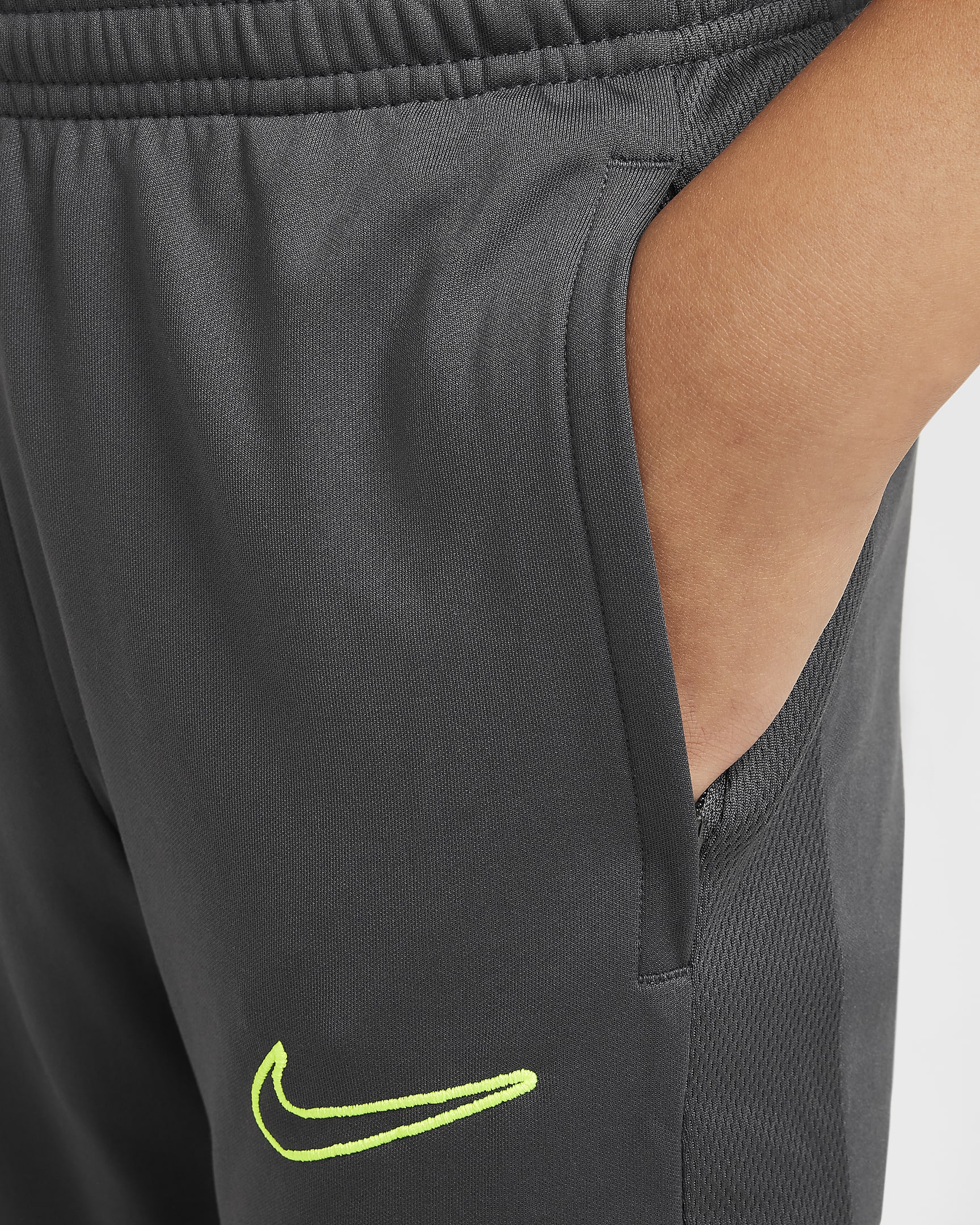 Nike Dri-FIT Academy23-fodboldbukser til børn - Anthracite/Anthracite/Anthracite/Volt