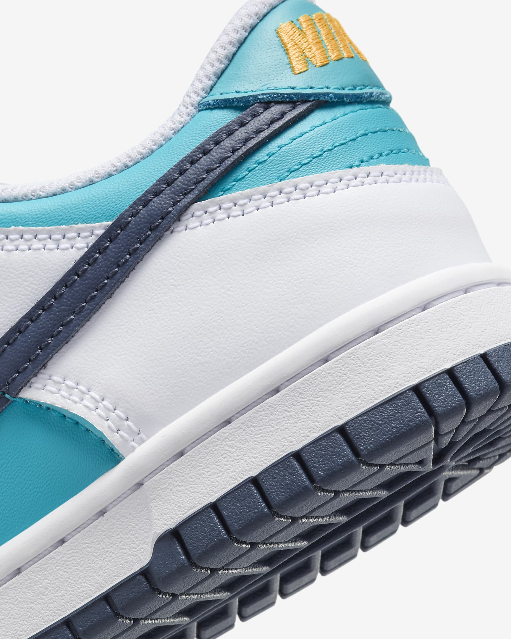 Chaussure Nike Dunk Low pour ado - Dusty Cactus/Blanc/Racer Pink/Thunder Blue