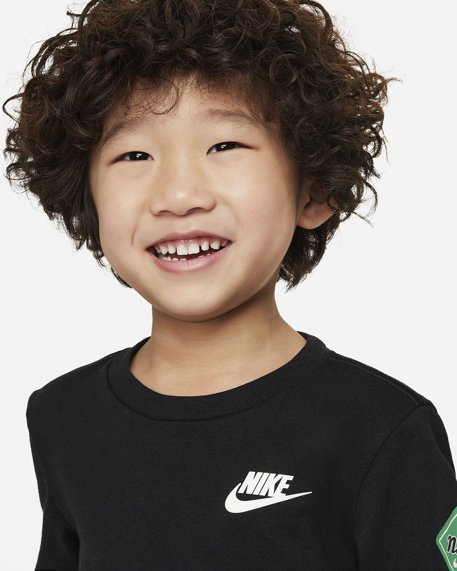 Nike Retro Sticker Toddler Long Sleeve Graphic T-Shirt. Nike JP