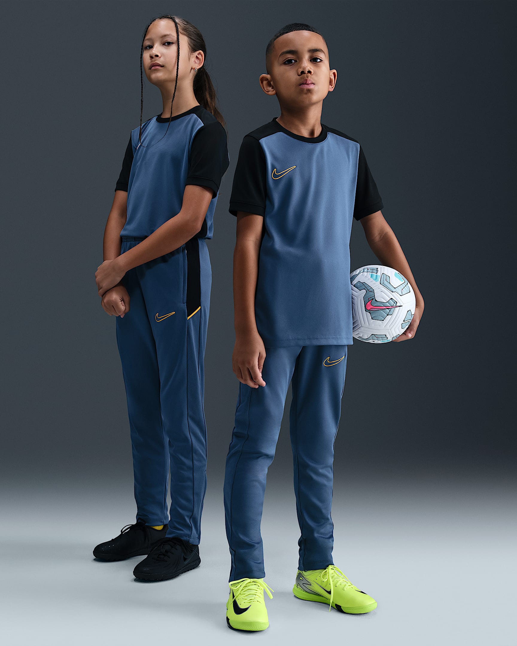 Pantalon de foot Dri-FIT Nike Academy pour ado - Diffused Blue/Noir/University Gold