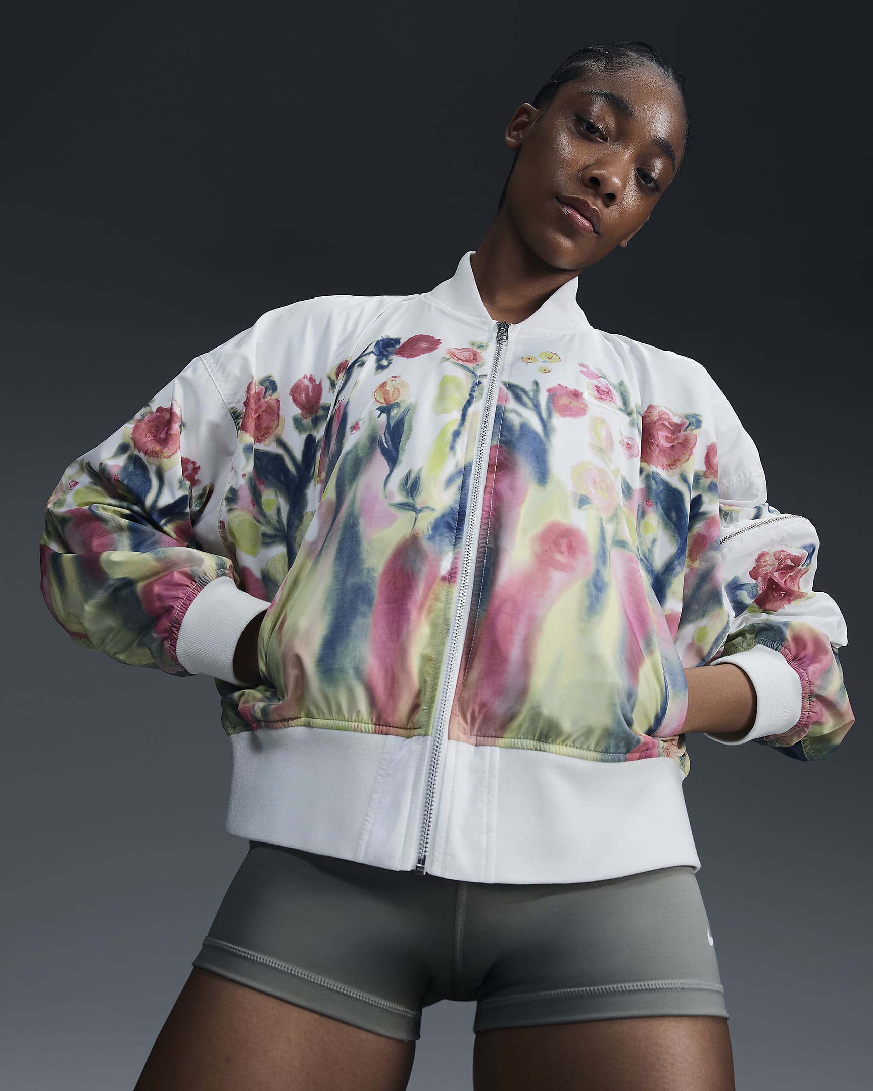 Chamarra bomber para mujer Nike Sportswear Artist Collection - Vela/Blanco