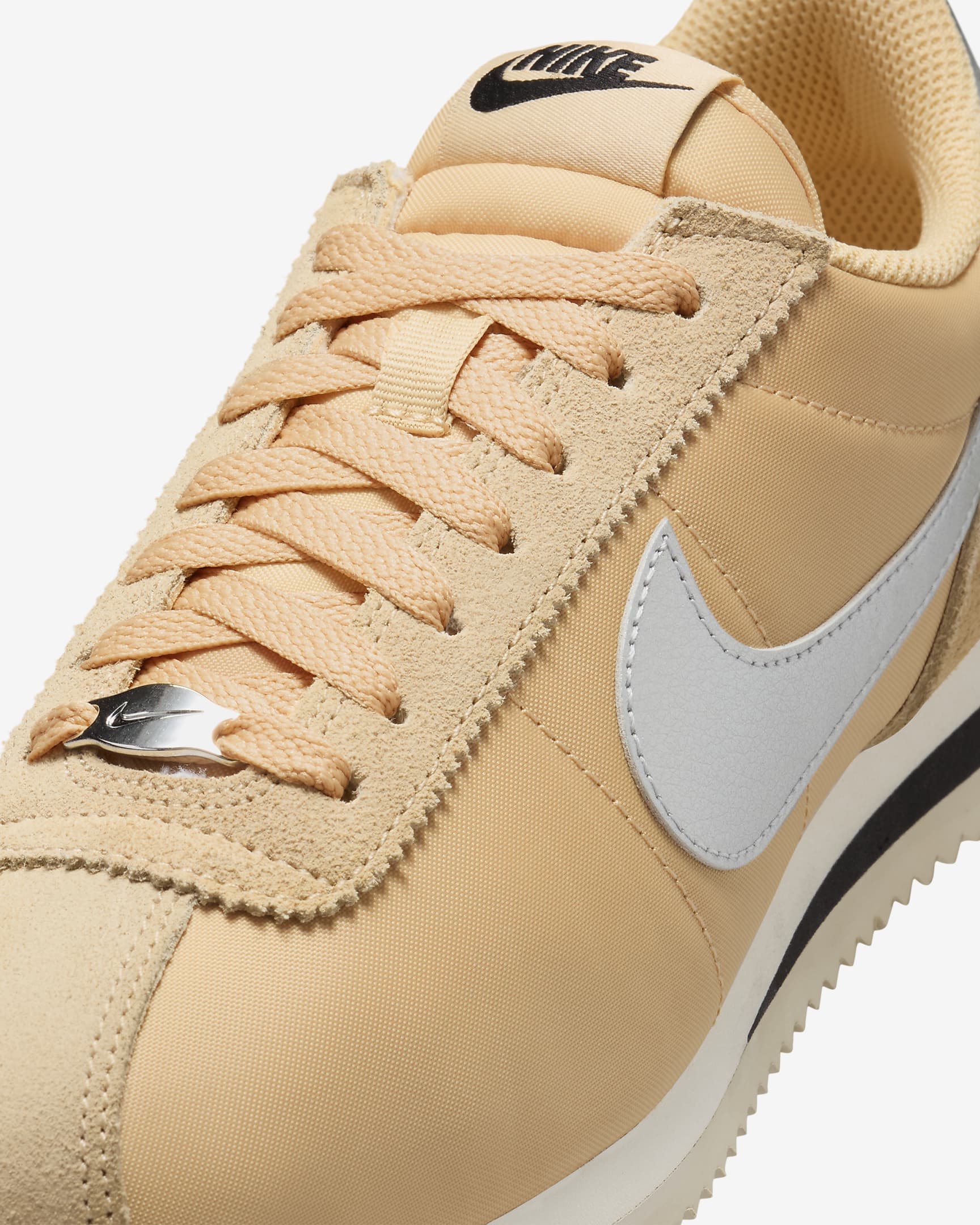 Nike Cortez Textile 鞋款 - Sesame/Light Orewood Brown/黑色/Metallic Silver