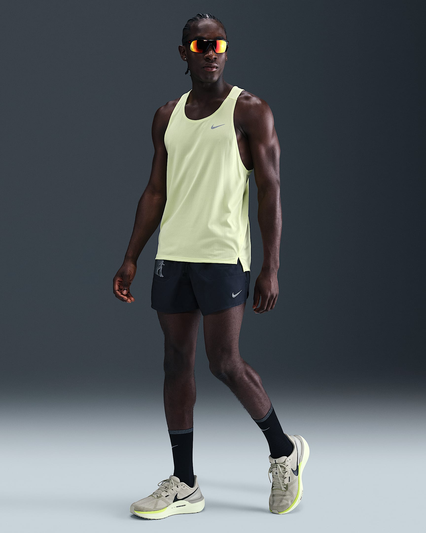 Shorts de correr Dri-FIT de 13 cm con forro de ropa interior para hombre Nike Stride - Negro