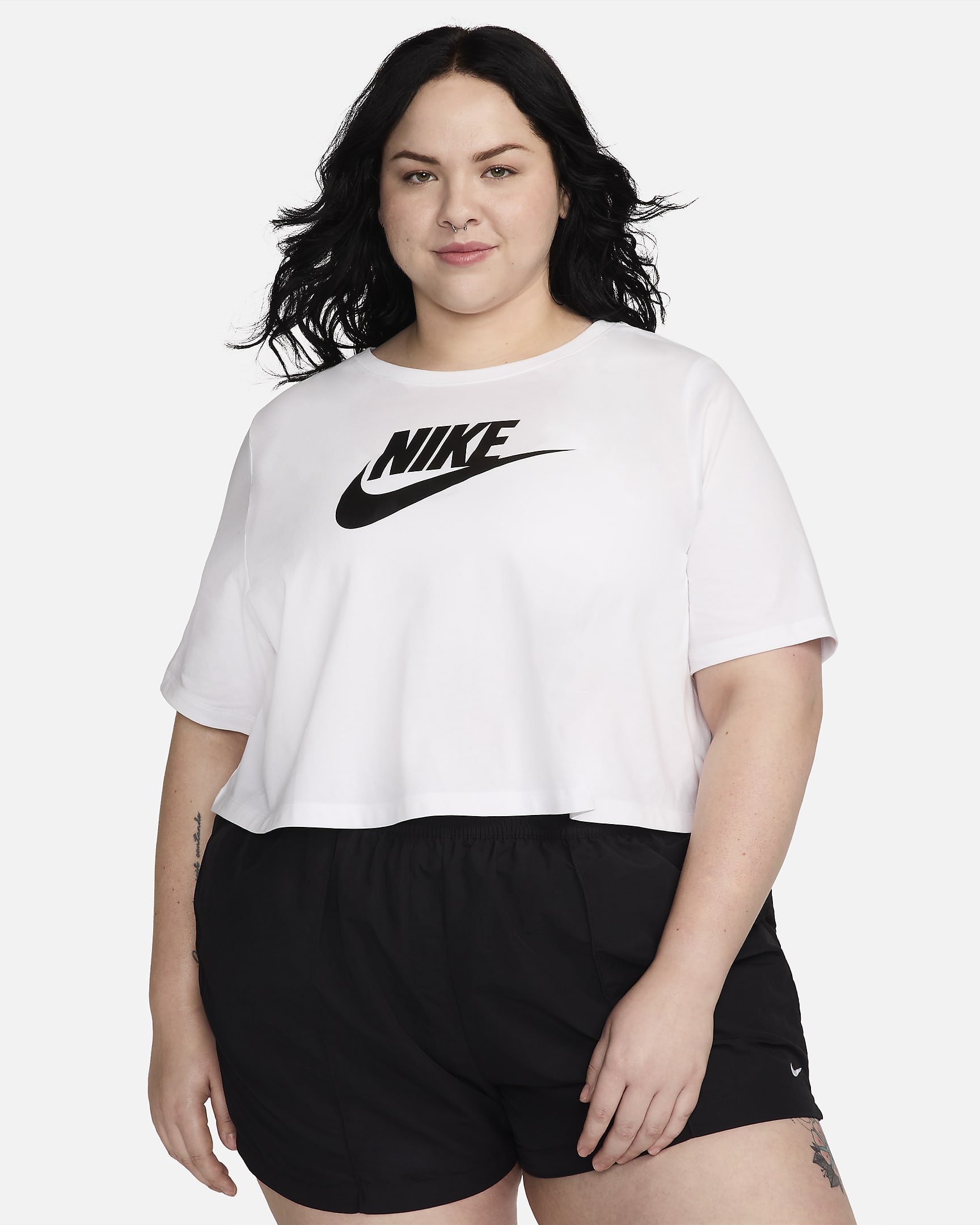 Nike Sportswear Essential Women's Cropped Logo T-Shirt (Plus Size) - White/Black