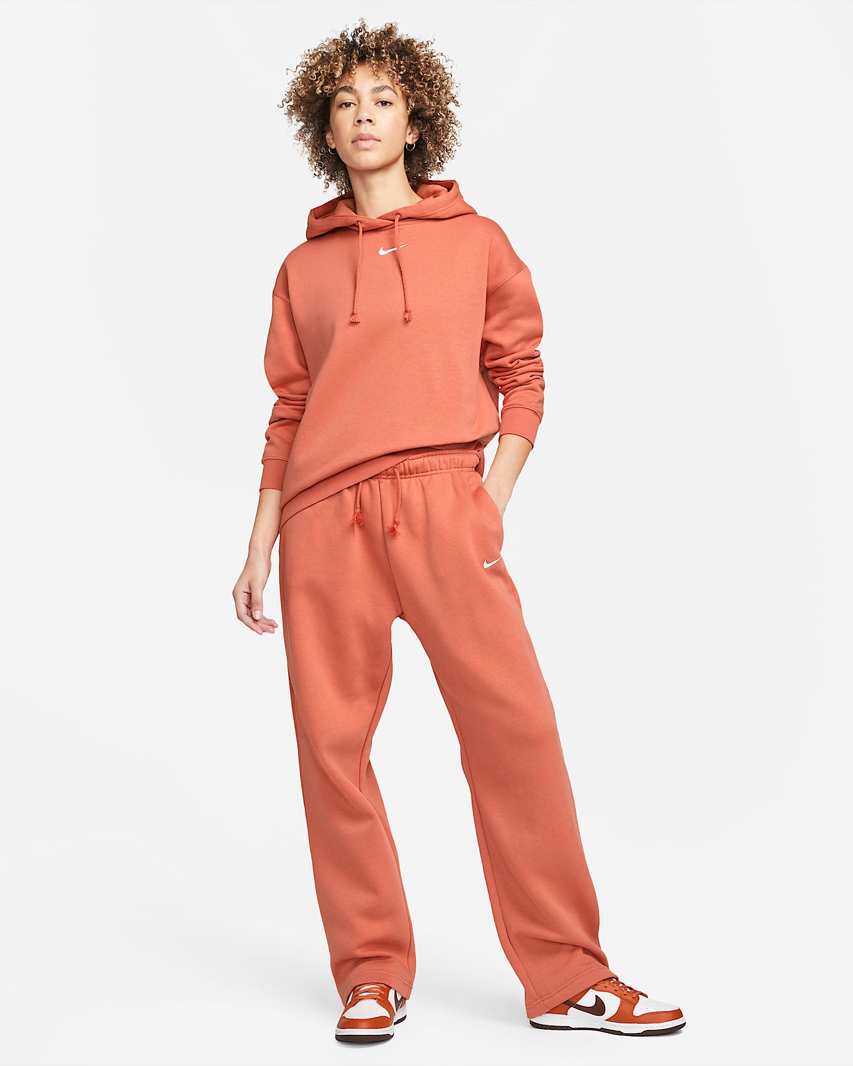 Nike Sportswear Collection Essentials Oversized Fleece Hoodie. Nike CH