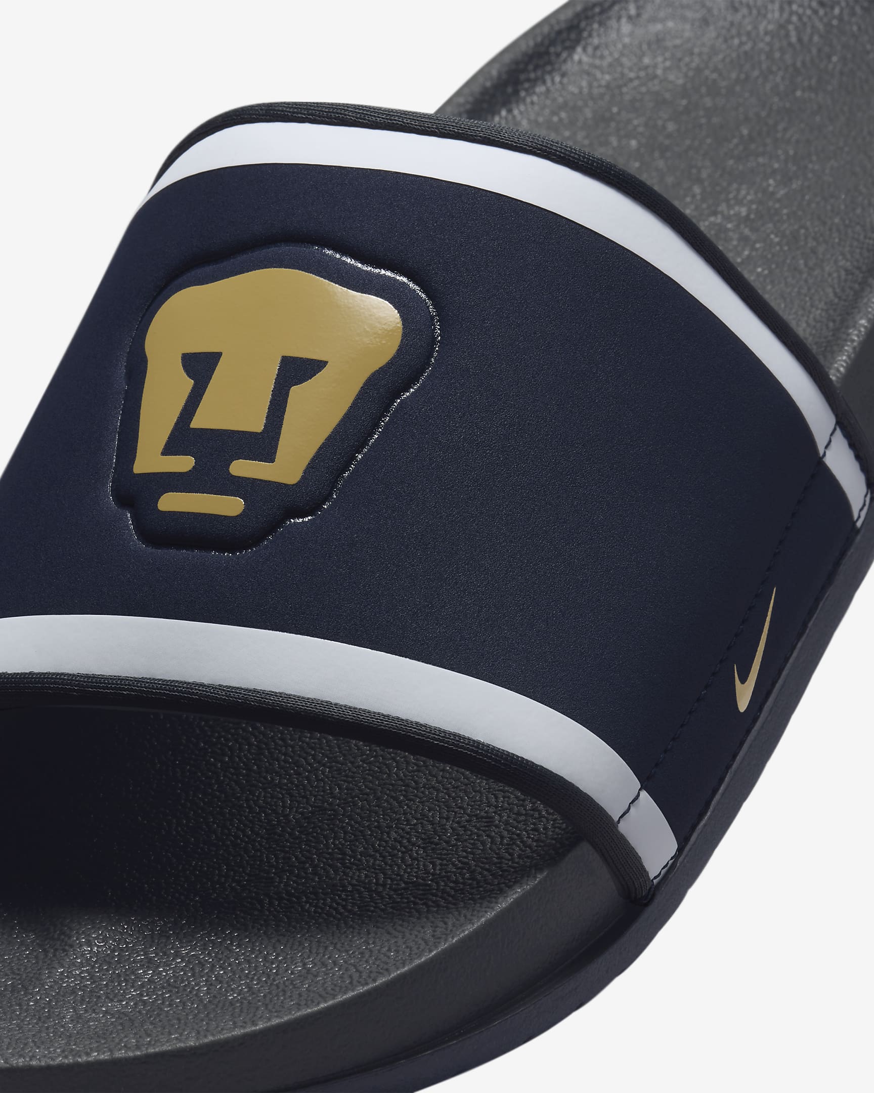 Nike Offcourt (Pumas UNAM) Soccer Slides. Nike.com