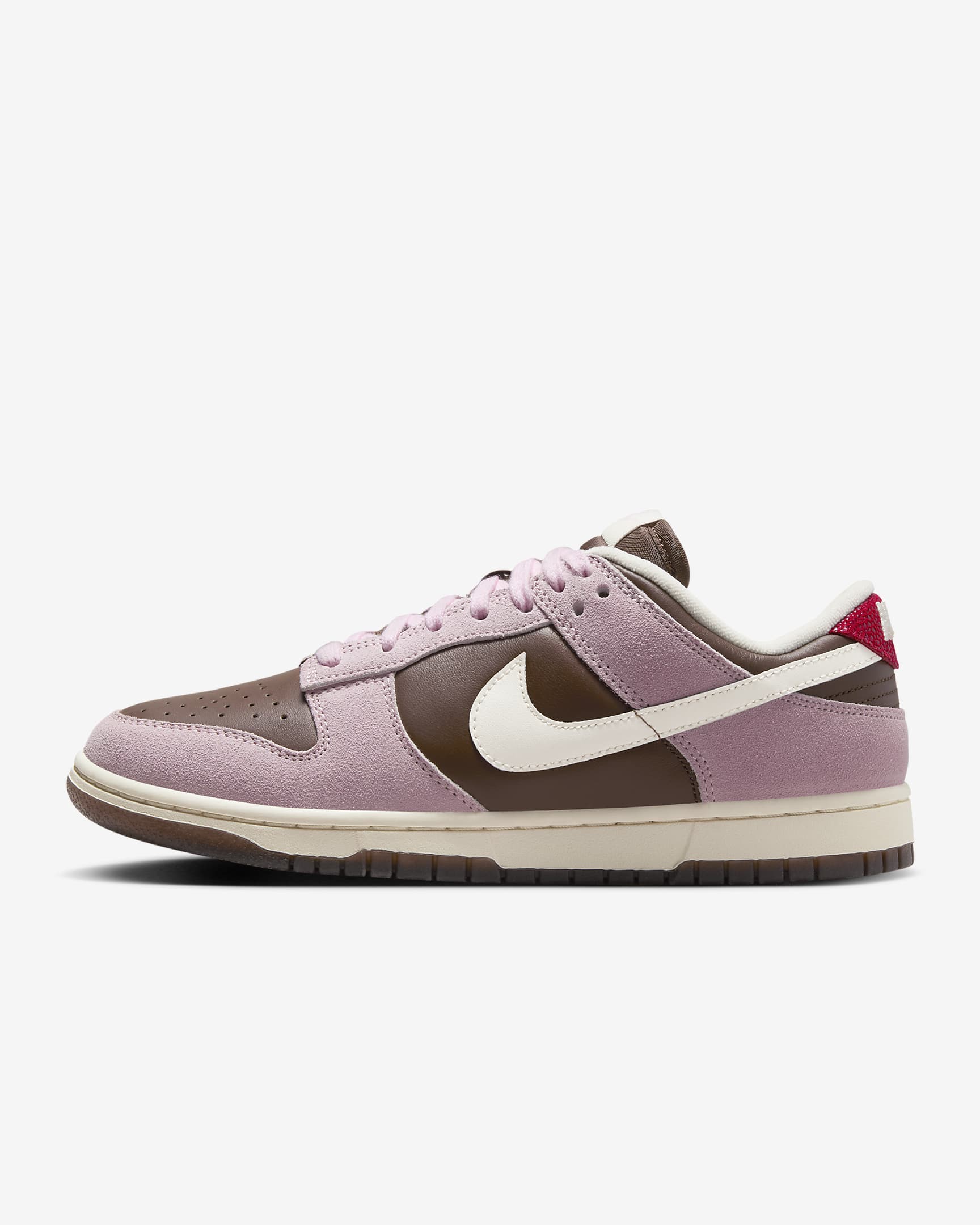 Tenis para mujer Nike Dunk Low - Cacao impresionante/Espuma rosa/Rojo universitario/Marfil pálido